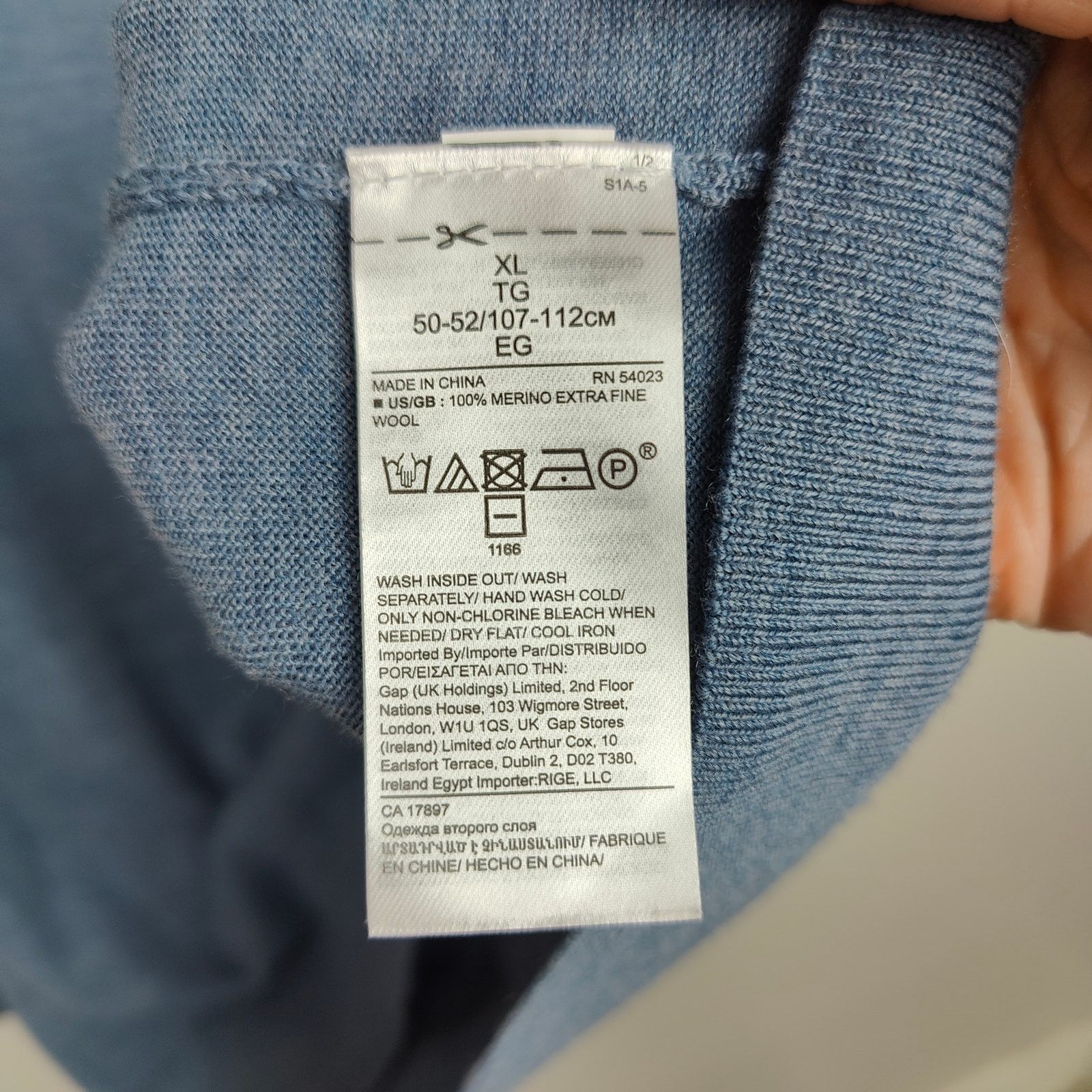 Banana Republic Banana Republic Sweater Mens XL Blue V-Neck 100% Merino Wool Size US XL / EU 56 / 4 - 5 Thumbnail