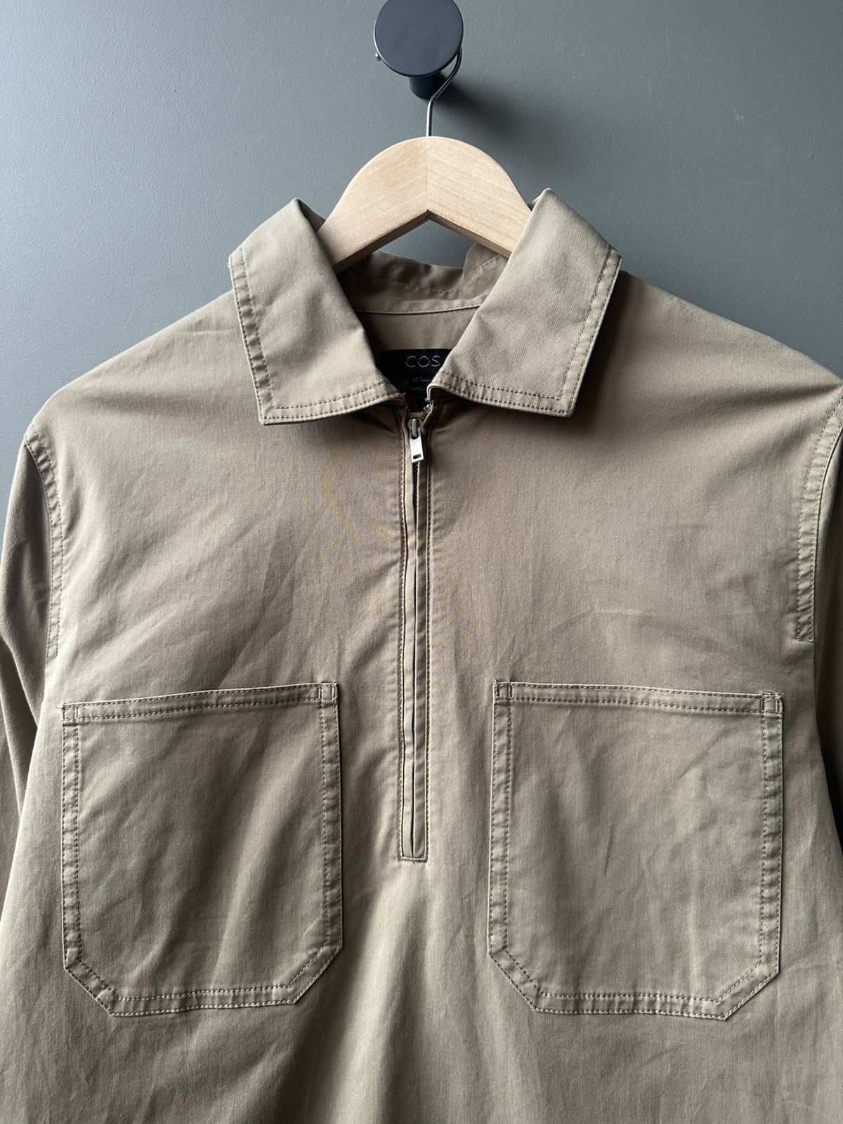 Cos COS Beige Half Zip Utility Overshirt Minimal Workwear Size US S / EU 44-46 / 1 - 2 Thumbnail