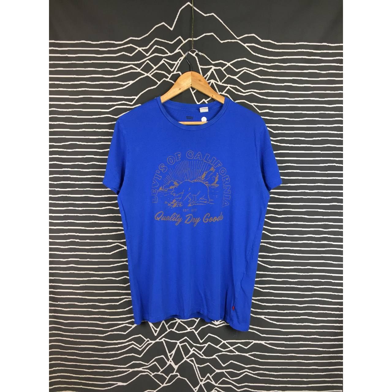 Levi's × Vintage Levi's Of California Quality Dry Goods Bear Graphic Tee Size US M / EU 48-50 / 2 - 2 Thumbnail