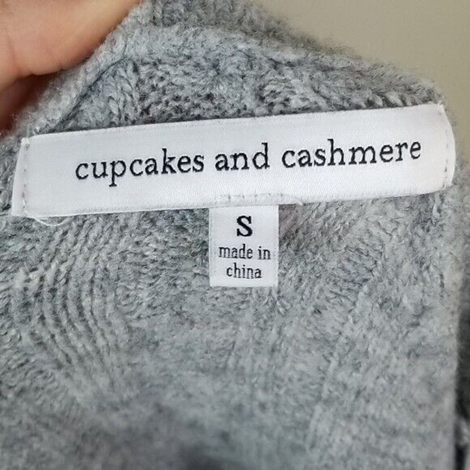 Johnny Cupcakes Cupcakes & Cashmere Sweater Cable Knit Crewneck Preppy Size S / US 4 / IT 40 - 5 Thumbnail