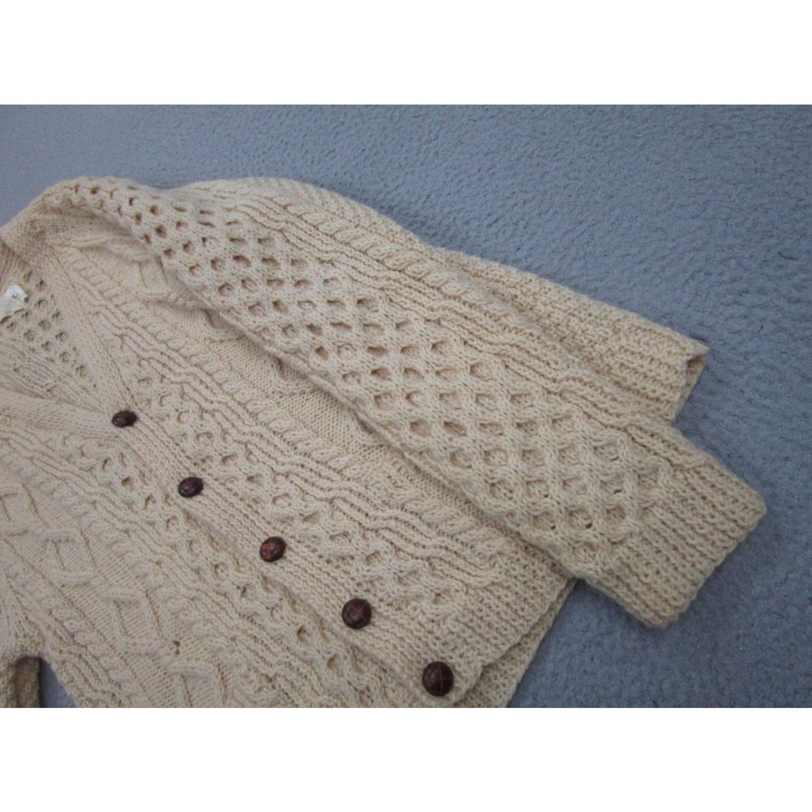 Vintage VINTAGE Purple Heather Handknit Cardigan Sweater Womens L White Wool Aran Cable Ireland Size L / US 10 / IT 46 - 7 Thumbnail
