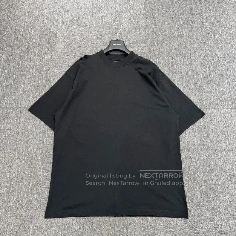 Balenciaga Balenciaga Distressed Sanskrit Print Tee. Size US L / EU 52-54 / 3 - 1 Thumbnail