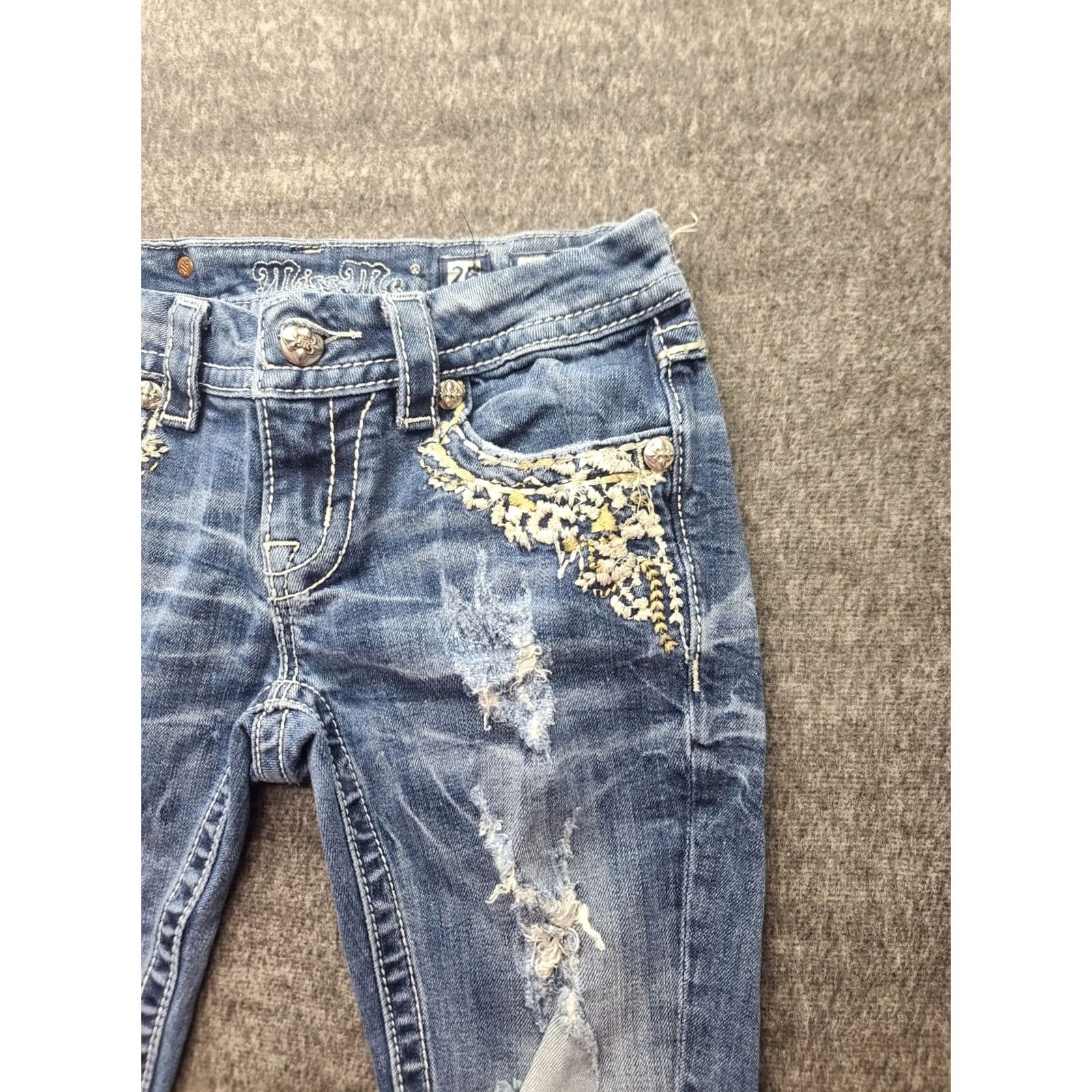 Miss Me VINTAGE Miss Me Jeans Womens 26x30 Skinny Fit Signature Rise Distressed Stretch Thrashed Jeans Blue 5-Pocket Design Women Boys Girls Mens Size 26" / US 2 / IT 38 - 7 Thumbnail