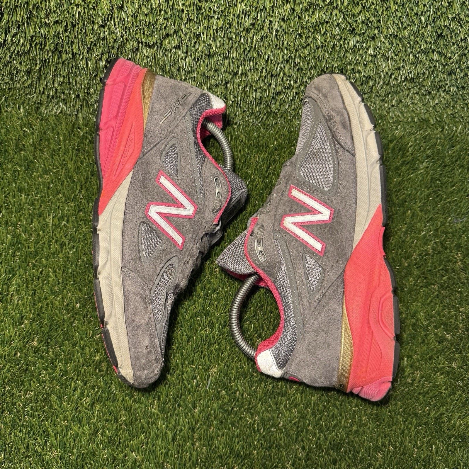 New Balance Size 8 - New Balance 990v4 Made in USA Grey Pink W Size US 8 / IT 38 - 3 Thumbnail