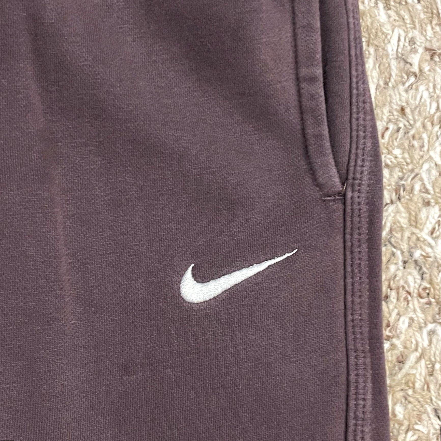 Nike Nike Sportswear Club Fleece Joggers Sweatpants Mens S Brown 28x26 Logo Pockets Elastic Waist Tapered Athleisure Size US 29 - 7 Thumbnail