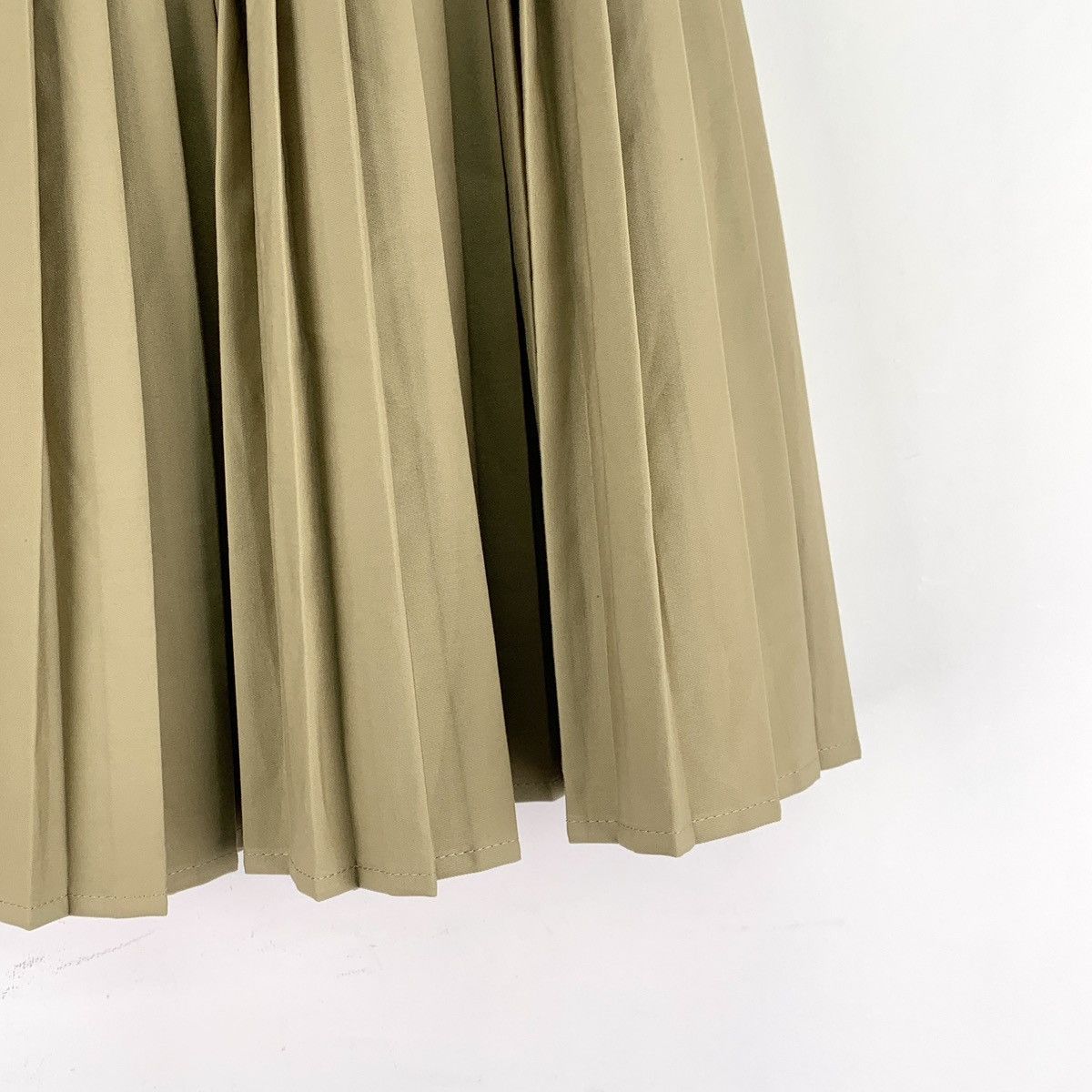 Dior Dior Khaki Pleated Mini Skirt K26WX Size 28" / US 6 / IT 42 - 4 Thumbnail