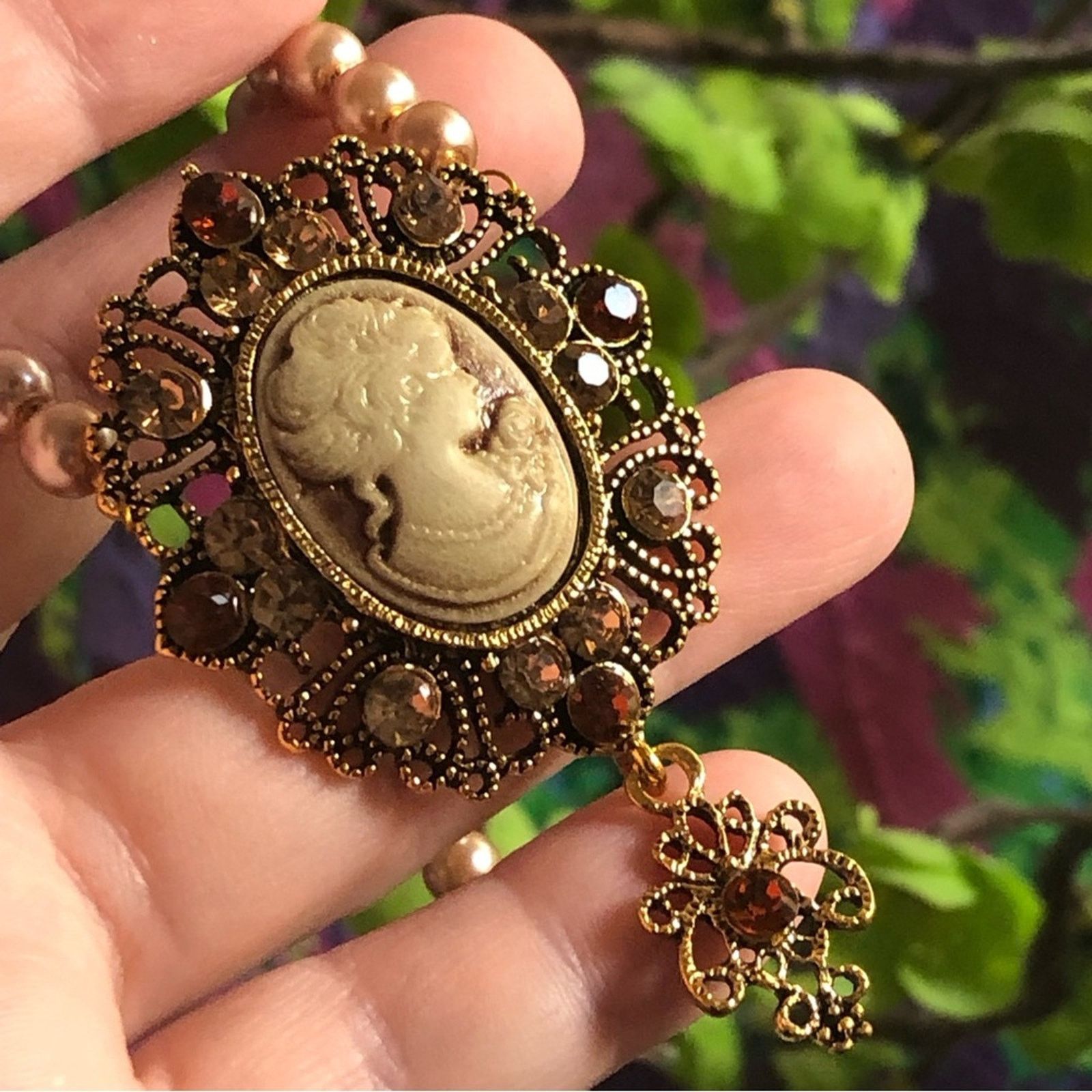 Handmade Handcrafted repurpose victorian lady cameo Pearl necklace Size ONE SIZE - 9 Thumbnail