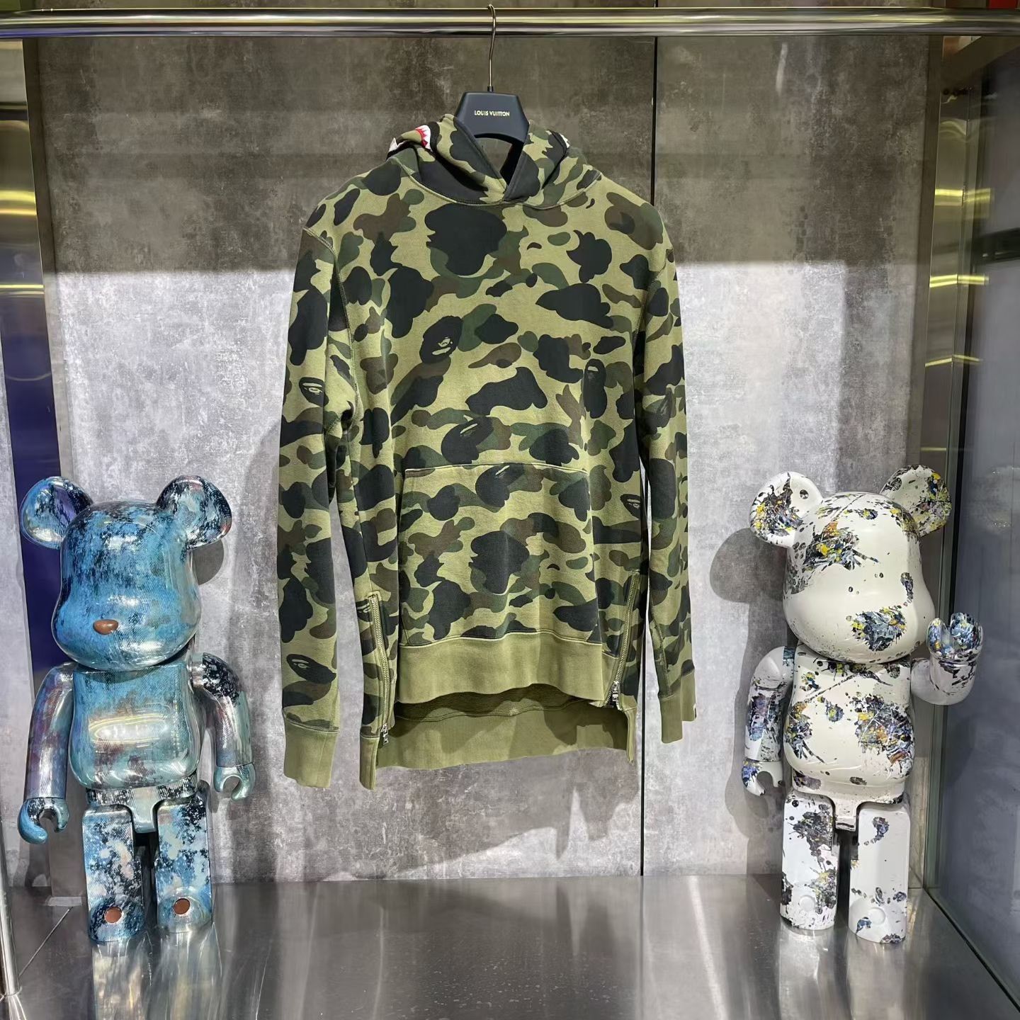 Bape Bape Shark Camo Hoodie l Men Size US L / EU 52-54 / 3 - 1 Thumbnail