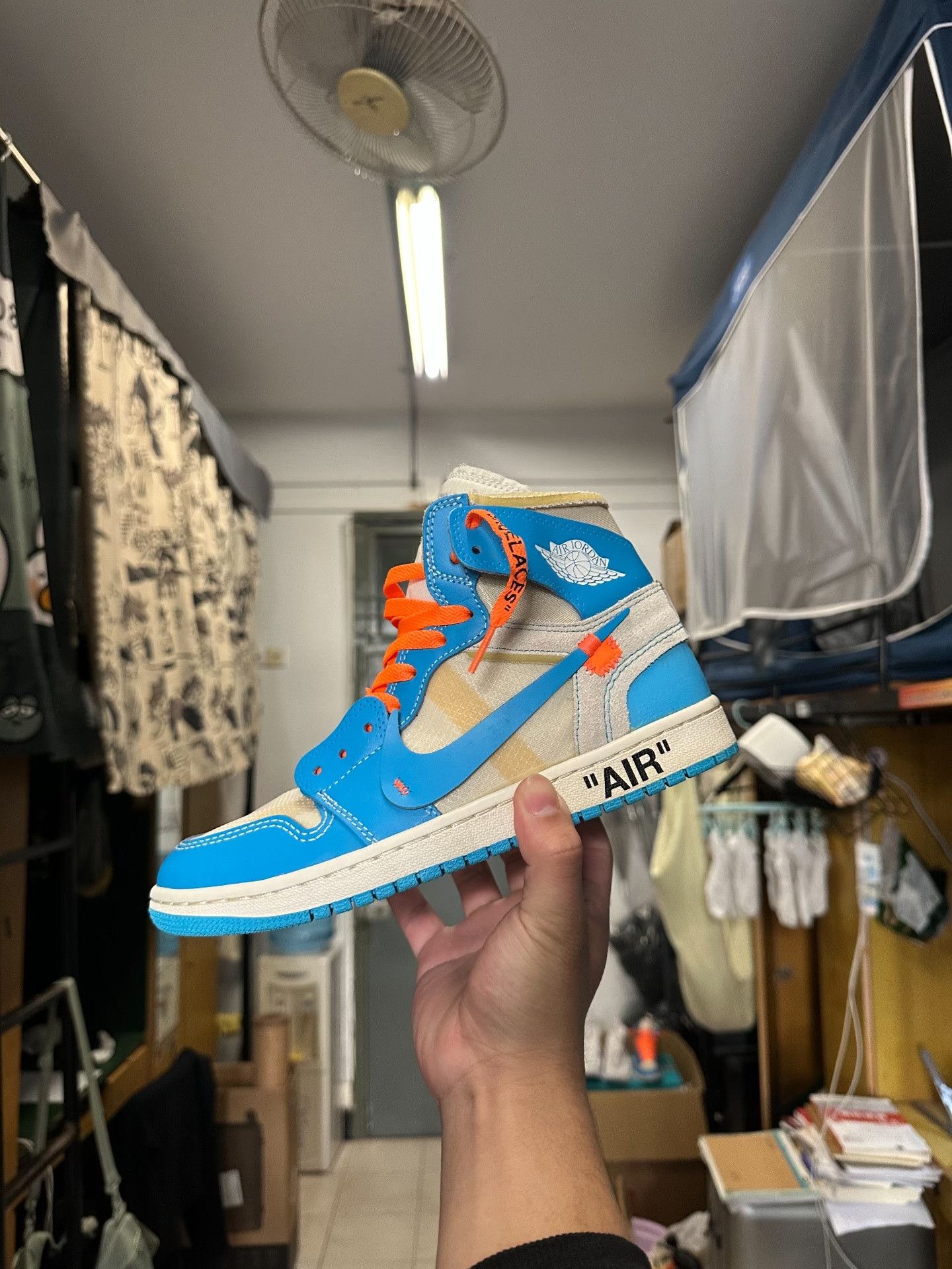 Off-White Air Jordan 1 Off-White UNC Blue Size US 5 / EU 37 - 1 Thumbnail