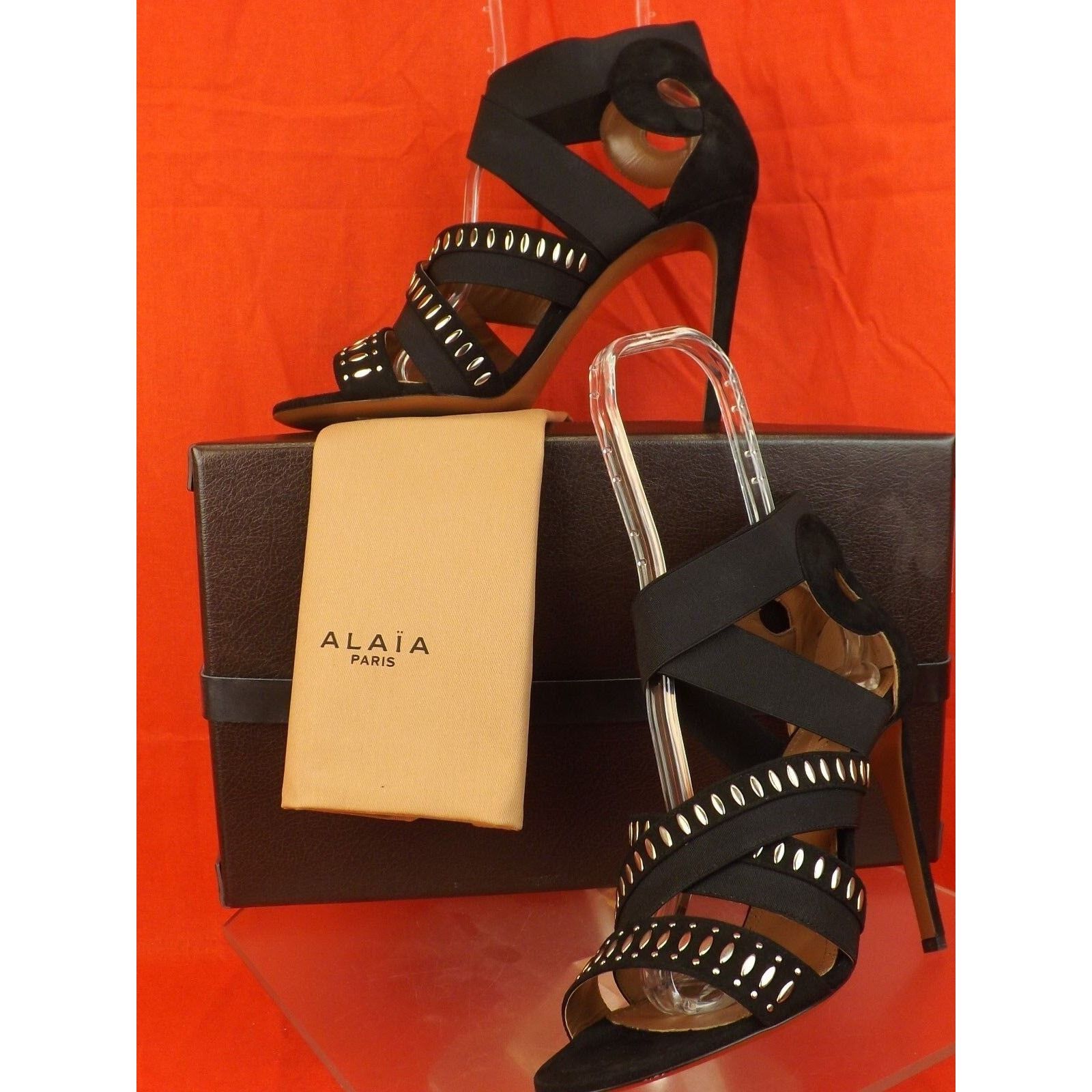 Alaia ALAIA BLACK SUEDE CRISSCROSS SILVER STUDS PUMPS 40.5 Size US 10.5 / IT 40.5 - 5 Thumbnail
