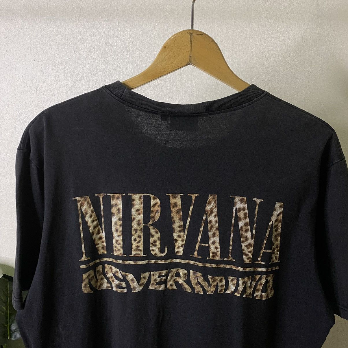 Band Tees × Nirvana × Vintage Vintage Nirvana Nevermind Album Fans Boot Tee Size US L / EU 52-54 / 3 - 6 Thumbnail