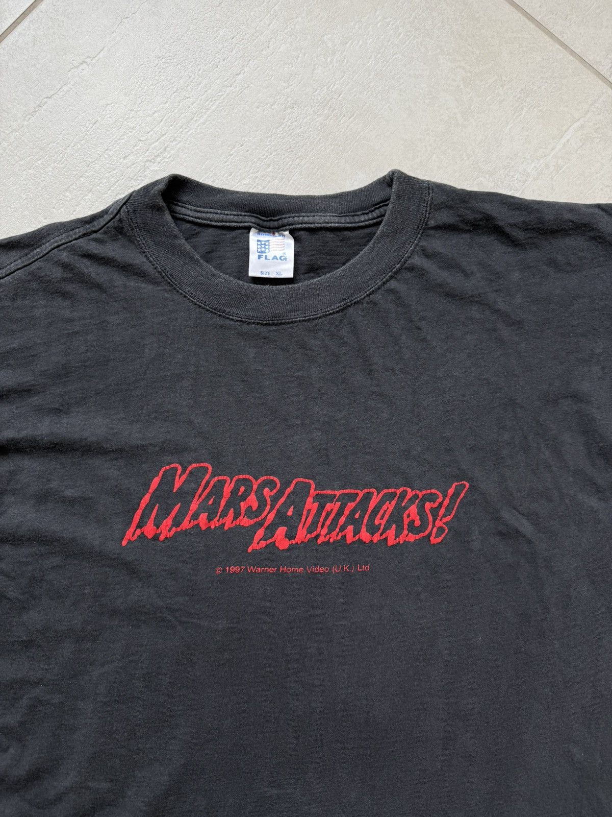 Vintage Vintage Mars Attacks 1997 t shirt rare tee washed boxy Size US XL / EU 56 / 4 - 3 Thumbnail