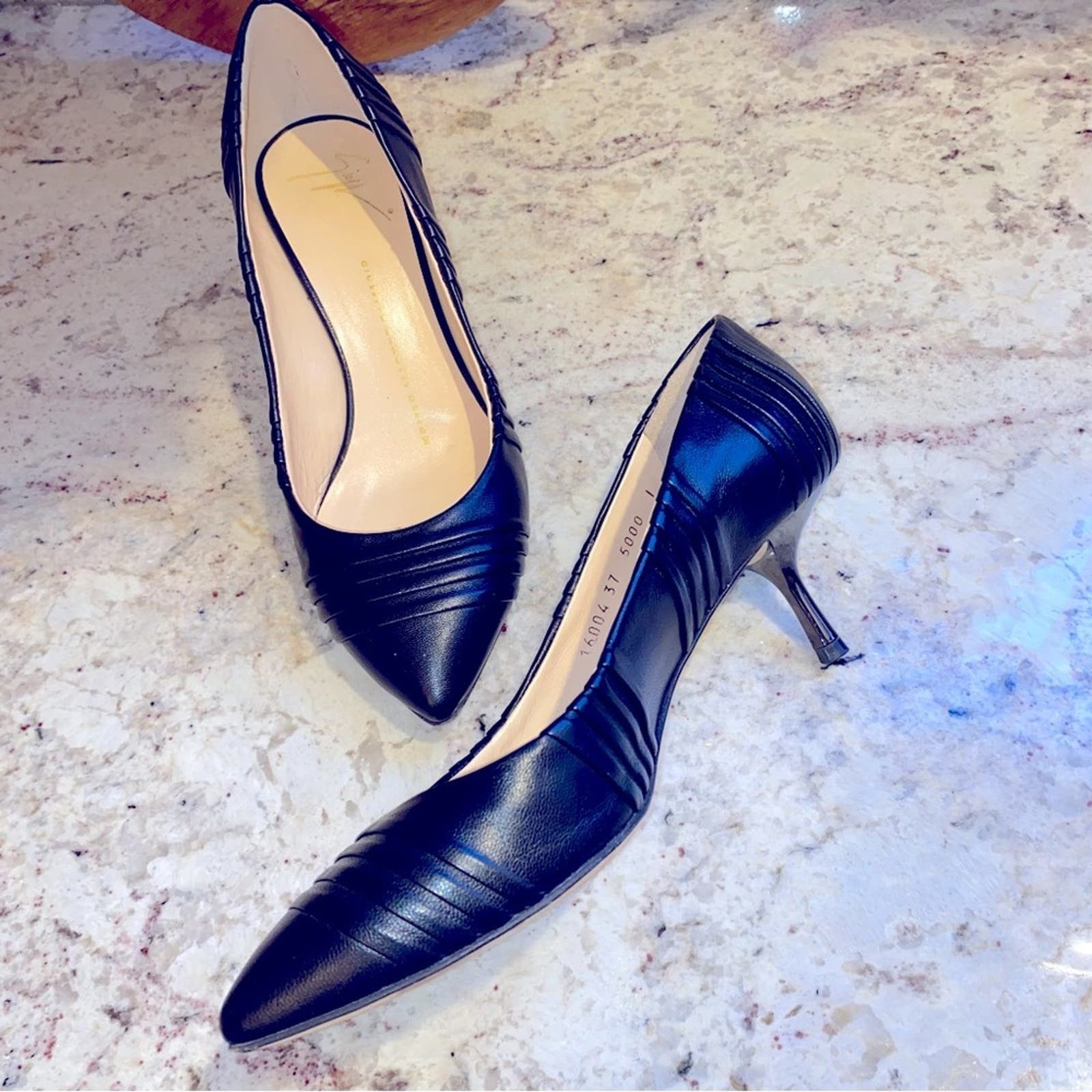 image of Giuseppe Zanotti Guiseppe Zanotti $795 Italian Black Kitten Heel Shoes 37=7 Euc, Women's