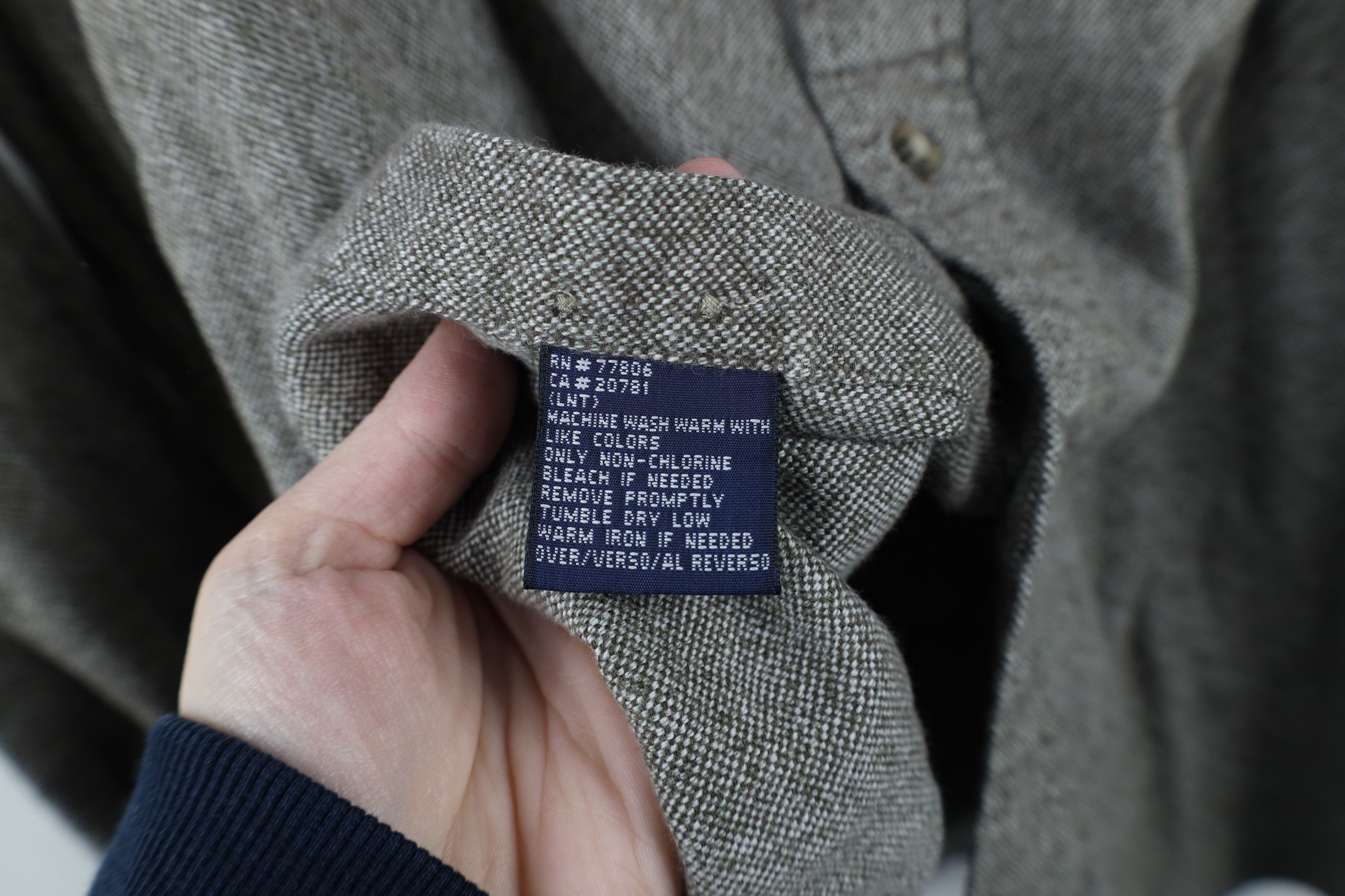 Tommy Hilfiger × Vintage Vintage 90s Tommy Hilfiger Heavyweight Oxford Button Shirt Size US XL / EU 56 / 4 - 9 Thumbnail
