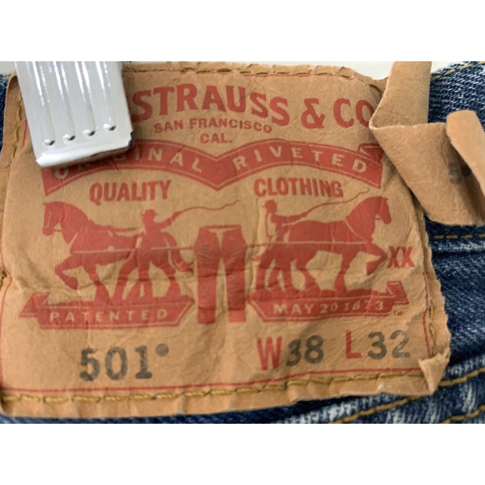 Levi's Men Levi’s 501 Jeans Vintage 90s Size 38 x 32 Button Fly Regular Inseam 32 Blue Denim Straight Size US 38 / EU 54 - 4 Thumbnail