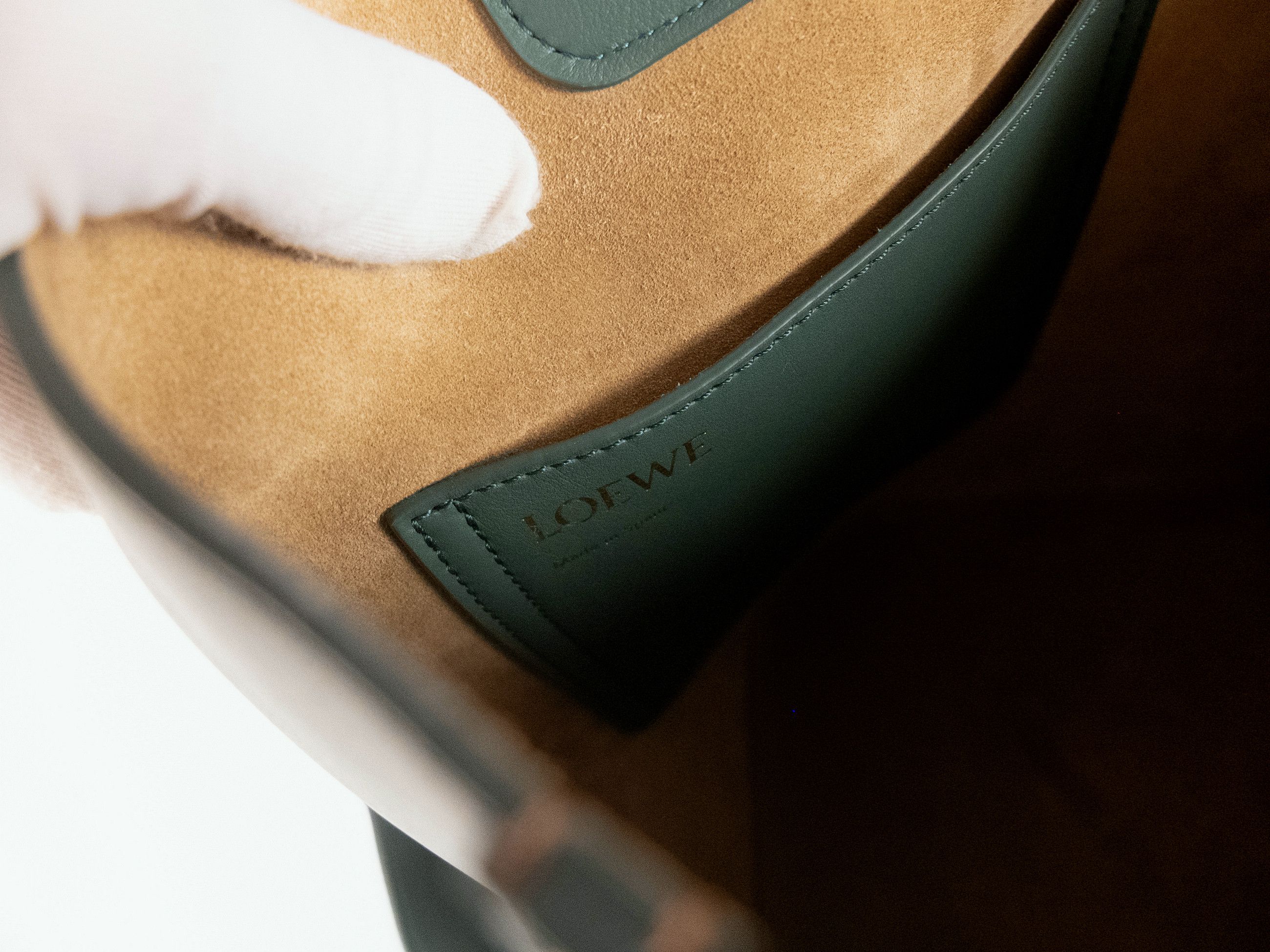 Loewe LOEWE medium Pebble dark green leather bucket shoulder bag Size ONE SIZE - 11 Thumbnail