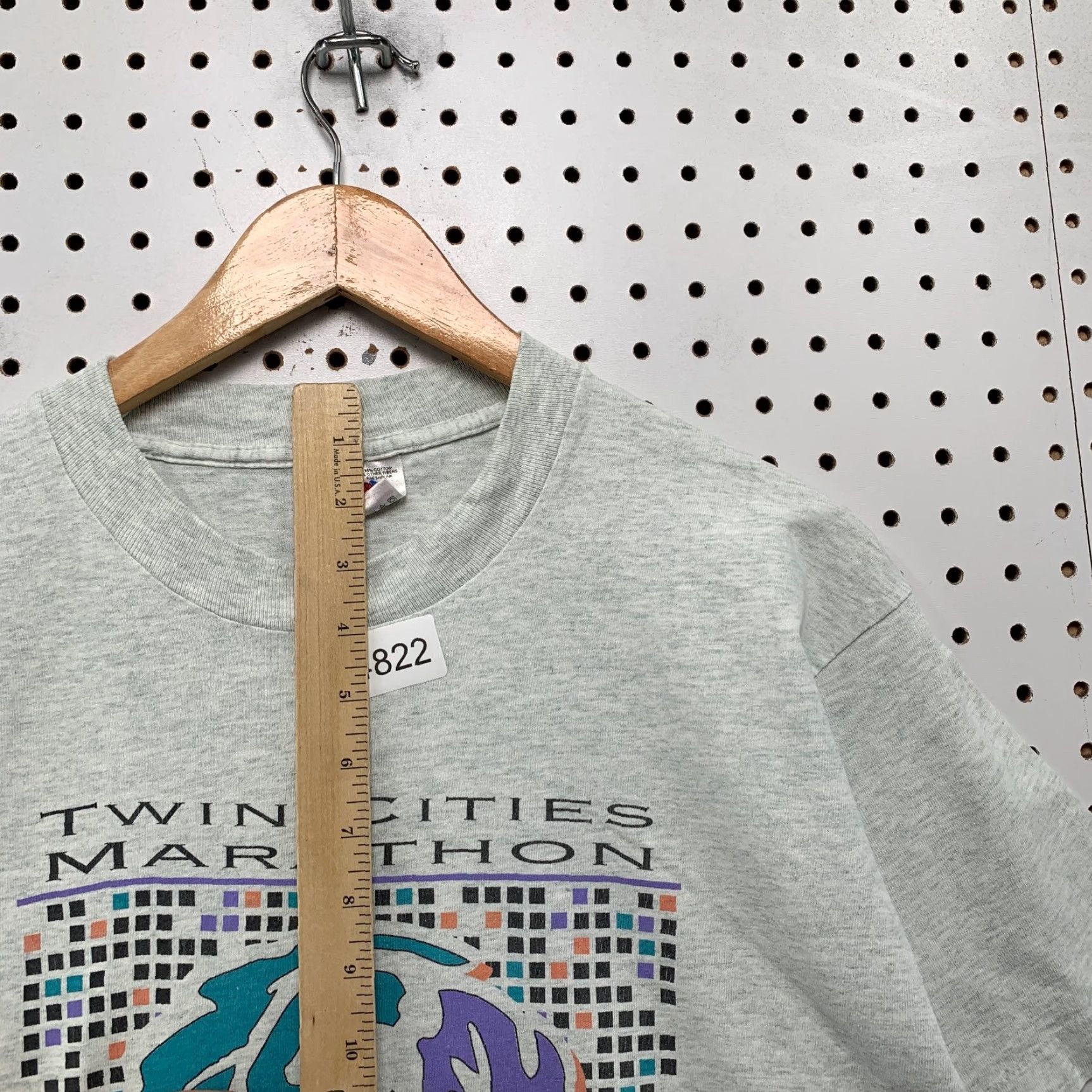 Fruit Of The Loom VINTAGE Twin Cities Marathon Shirt Mens L Gray 90s USA Cotton Fruit of the Loom Shirt 90s Mens Large Gray Vintage 90s Marathon Tshirt Size US L / EU 52-54 / 3 - 7 Thumbnail