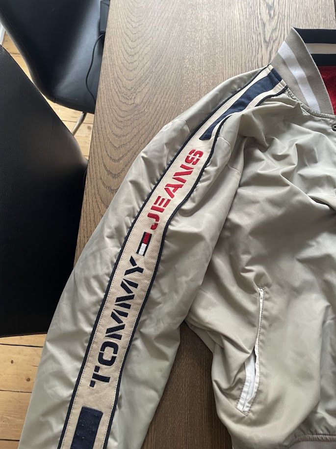 Tommy Hilfiger Tommy Jeans Reversible Bomber/Varsity Jacket Size US M / EU 48-50 / 2 - 3 Thumbnail