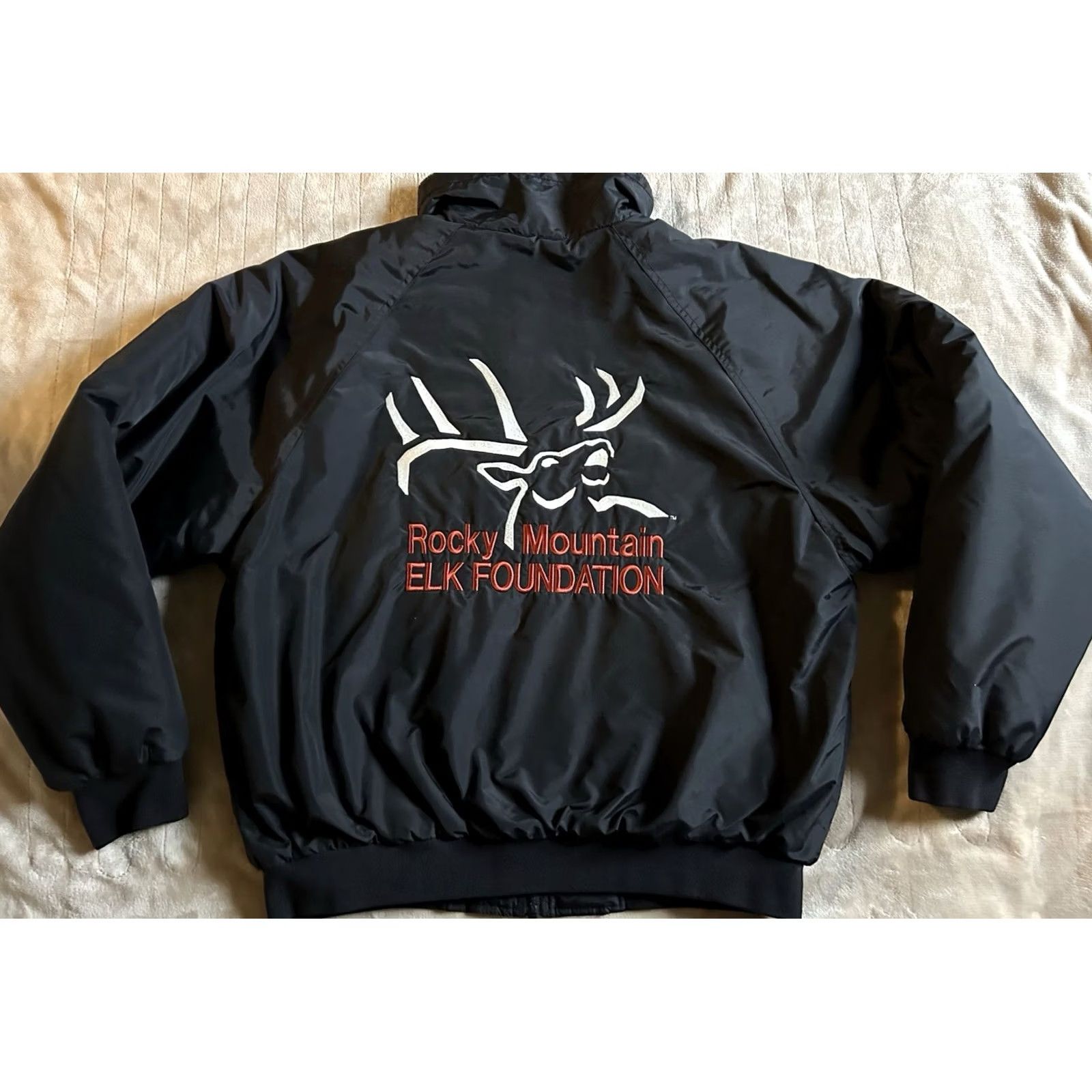 Vintage VINTAGE Rocky Mountain Elk Foundation Embroidered Black Bomber Jacket Mens XL Double Sided Size US XL / EU 56 / 4 - 2 Thumbnail