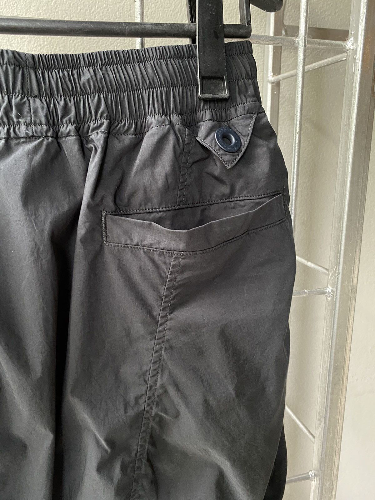 White Mountaineering White Mountaineering Smock Drop Pants Size US 28 / EU 44 - 6 Thumbnail