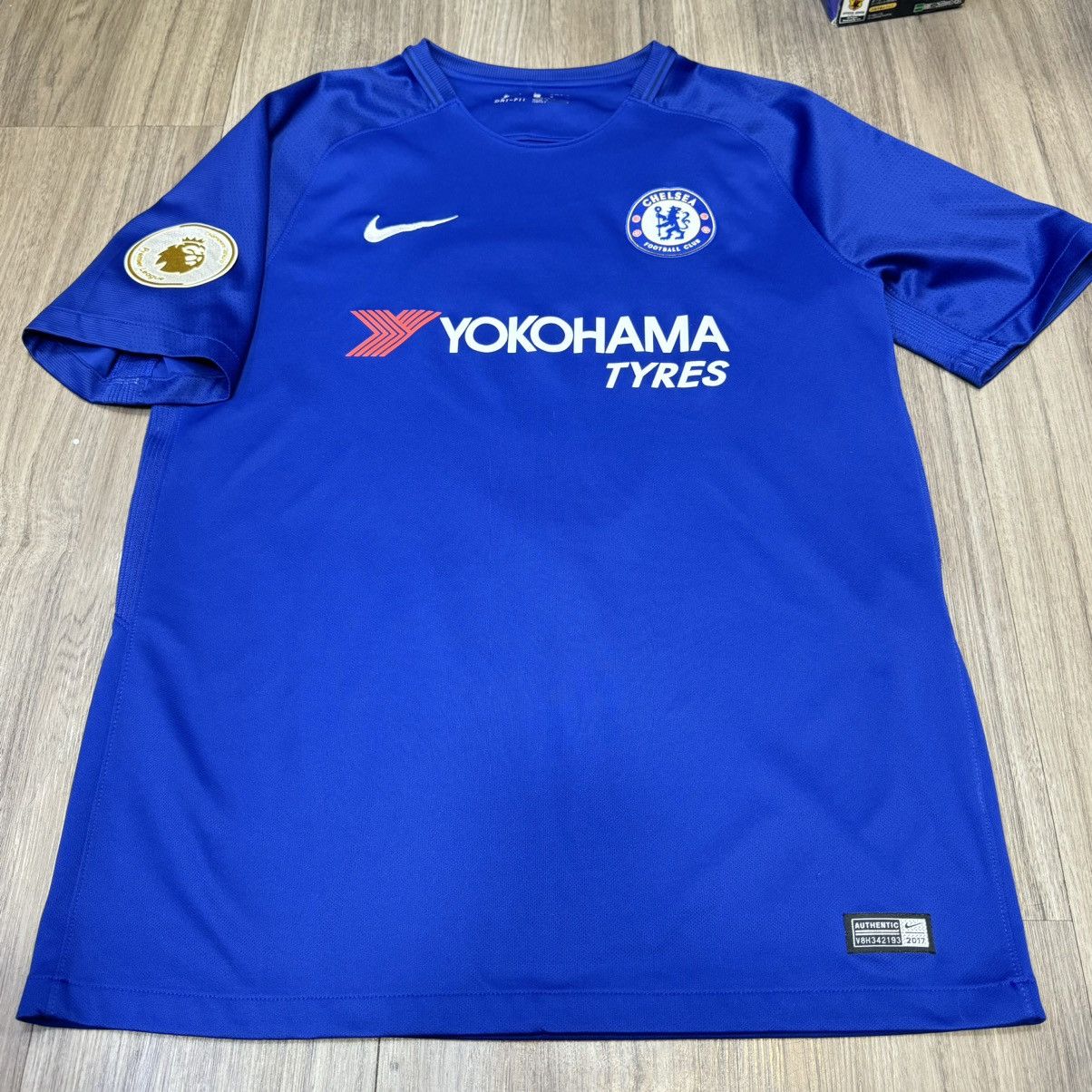 Nike Chelsea 17/18 home shirt #7 Kante Size US L / EU 52-54 / 3 - 1 Thumbnail