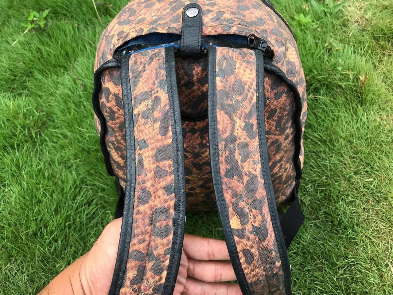 MCM Authentic MCM Leopard Print Medium Reversible Backpack Size ONE SIZE - 7 Thumbnail