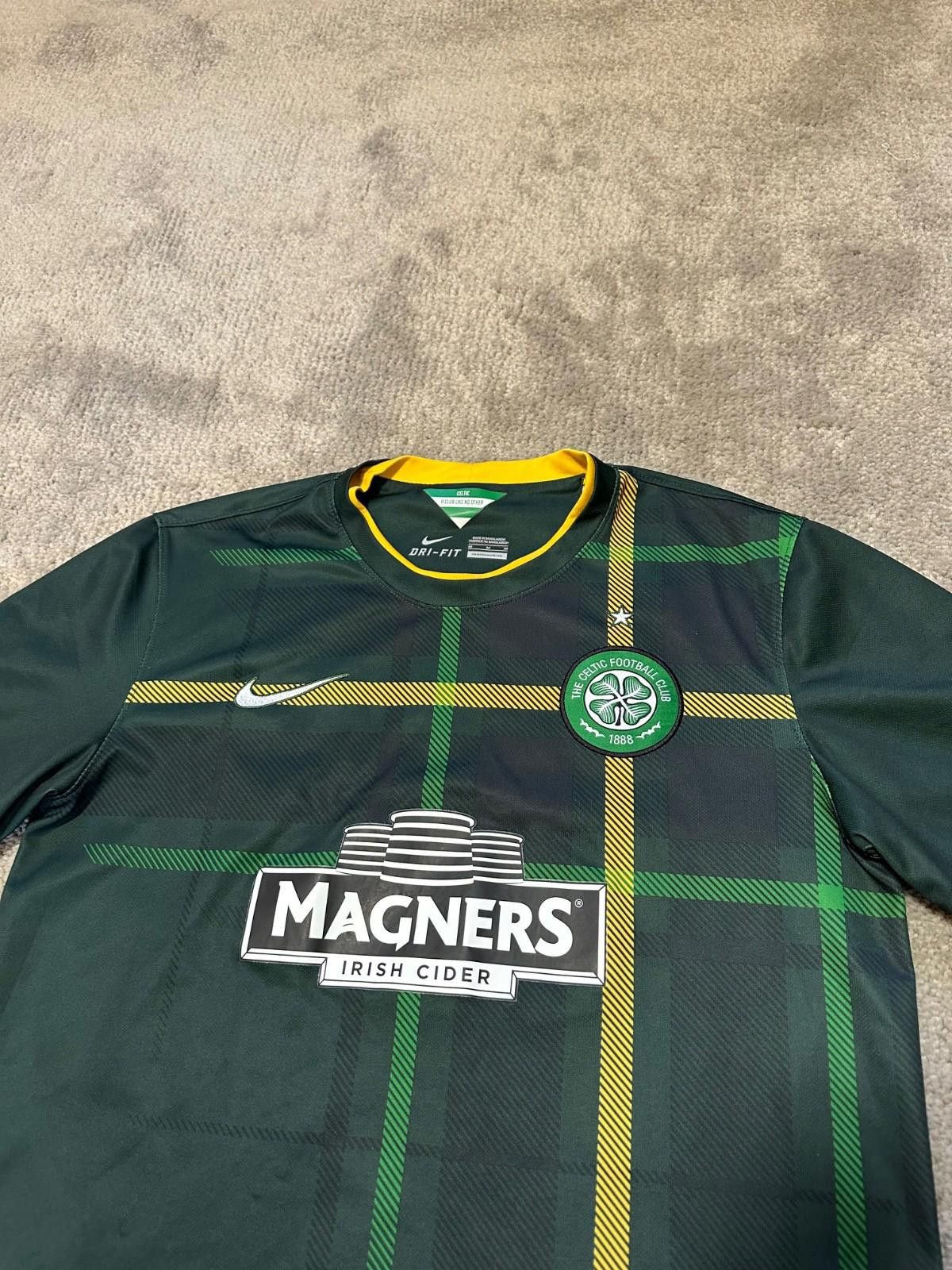 Nike CELTIC 2014 2015 AWAY FOOTBAL SHIRT SOCCER JERSEY NIKE M Size US M / EU 48-50 / 2 - 3 Thumbnail