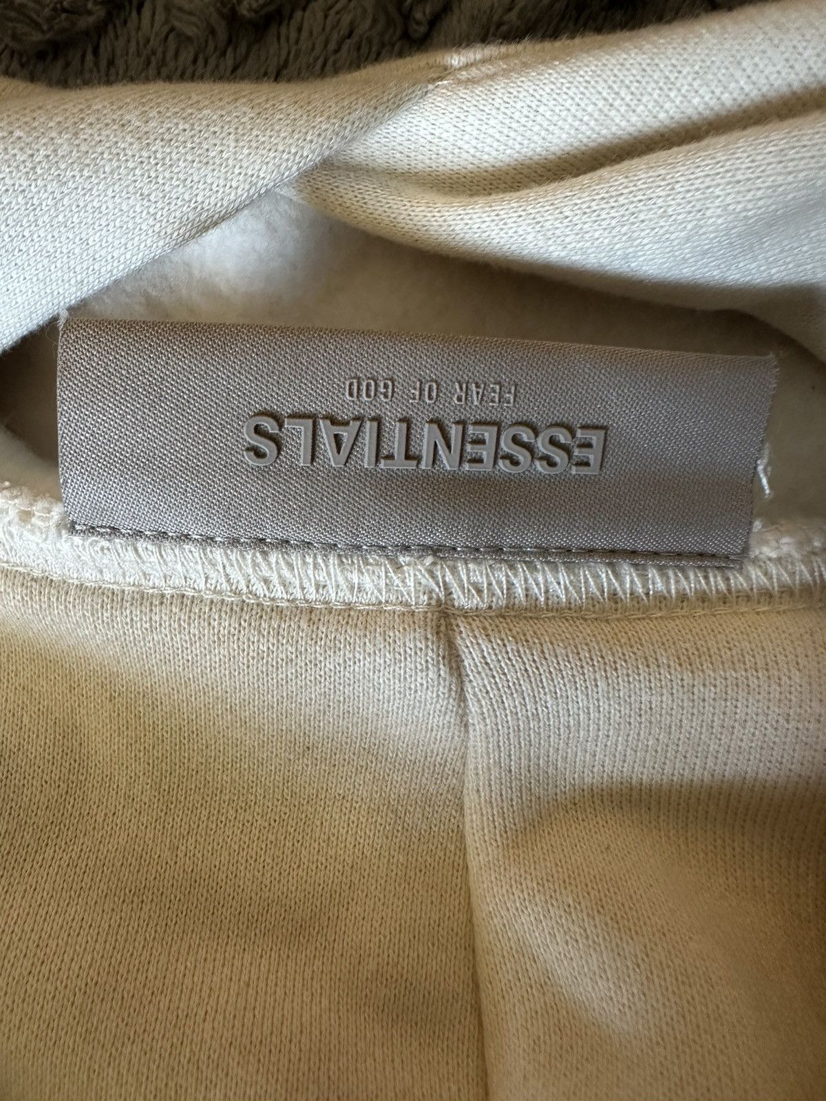 Essentials Fear of God Essentials Relaxed Hoodie “Egg Shell” Size US S / EU 44-46 / 1 - 6 Thumbnail