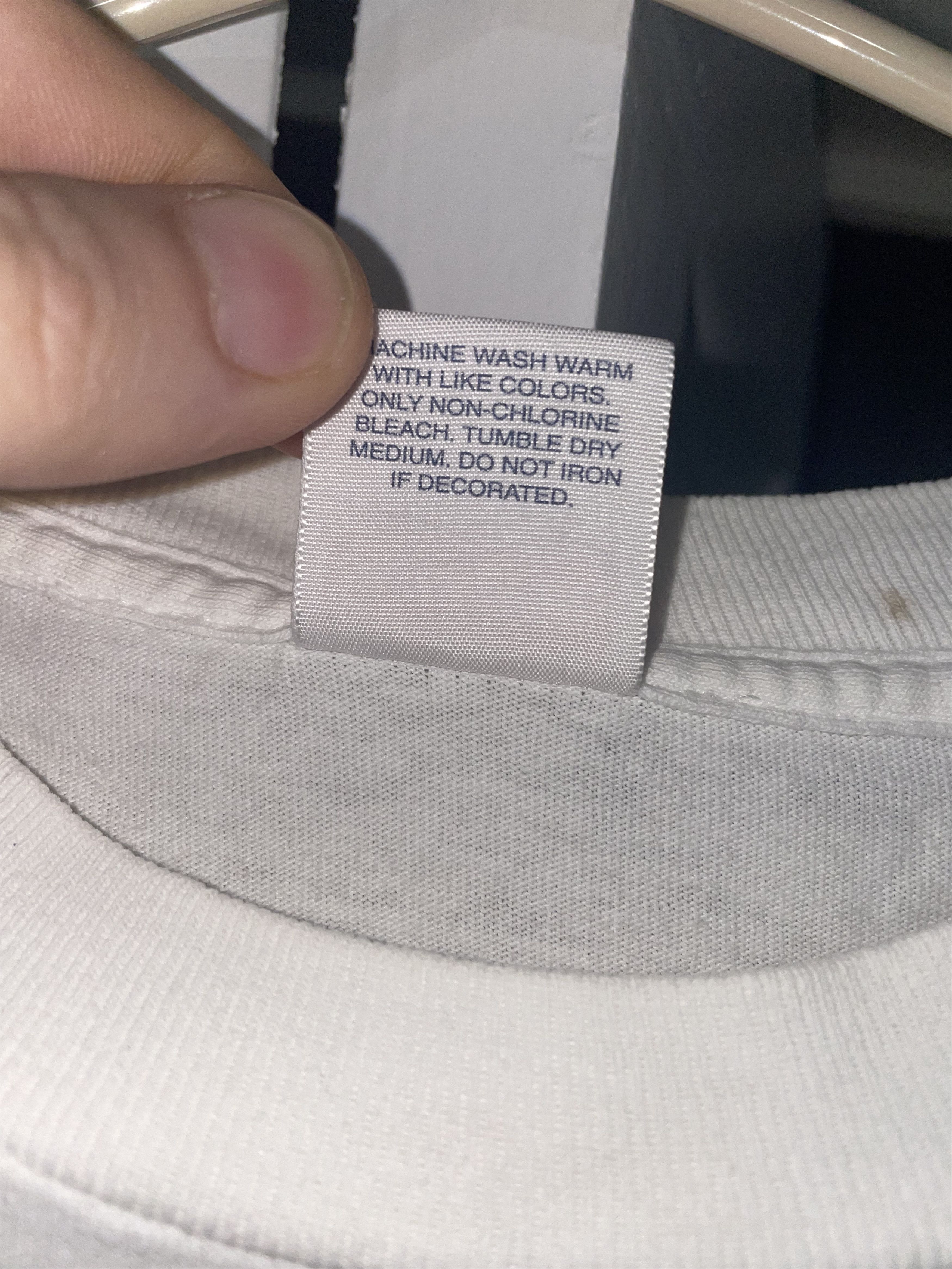 Supreme SUPREME NYC 2007 'BITCH PLEASE' Tee size Small RARE Size US S / EU 44-46 / 1 - 4 Thumbnail