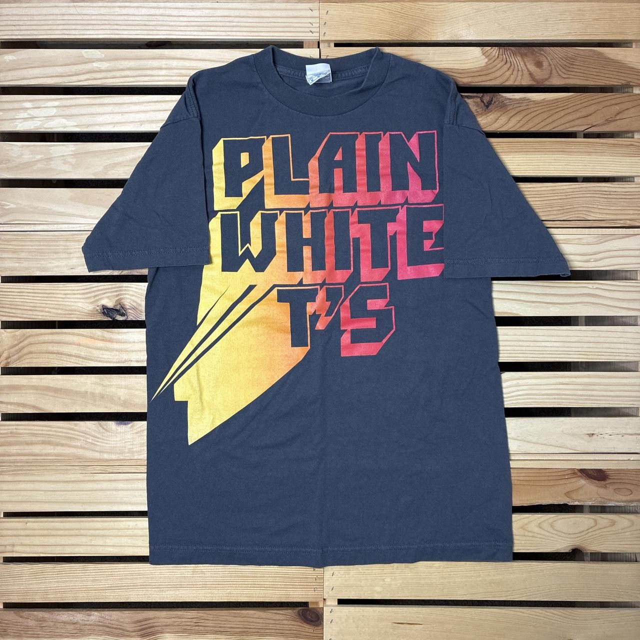AAA Vintage Plain White T's Gray Y2K Band Tee Size Medium Size US M / EU 48-50 / 2 - 1 Thumbnail