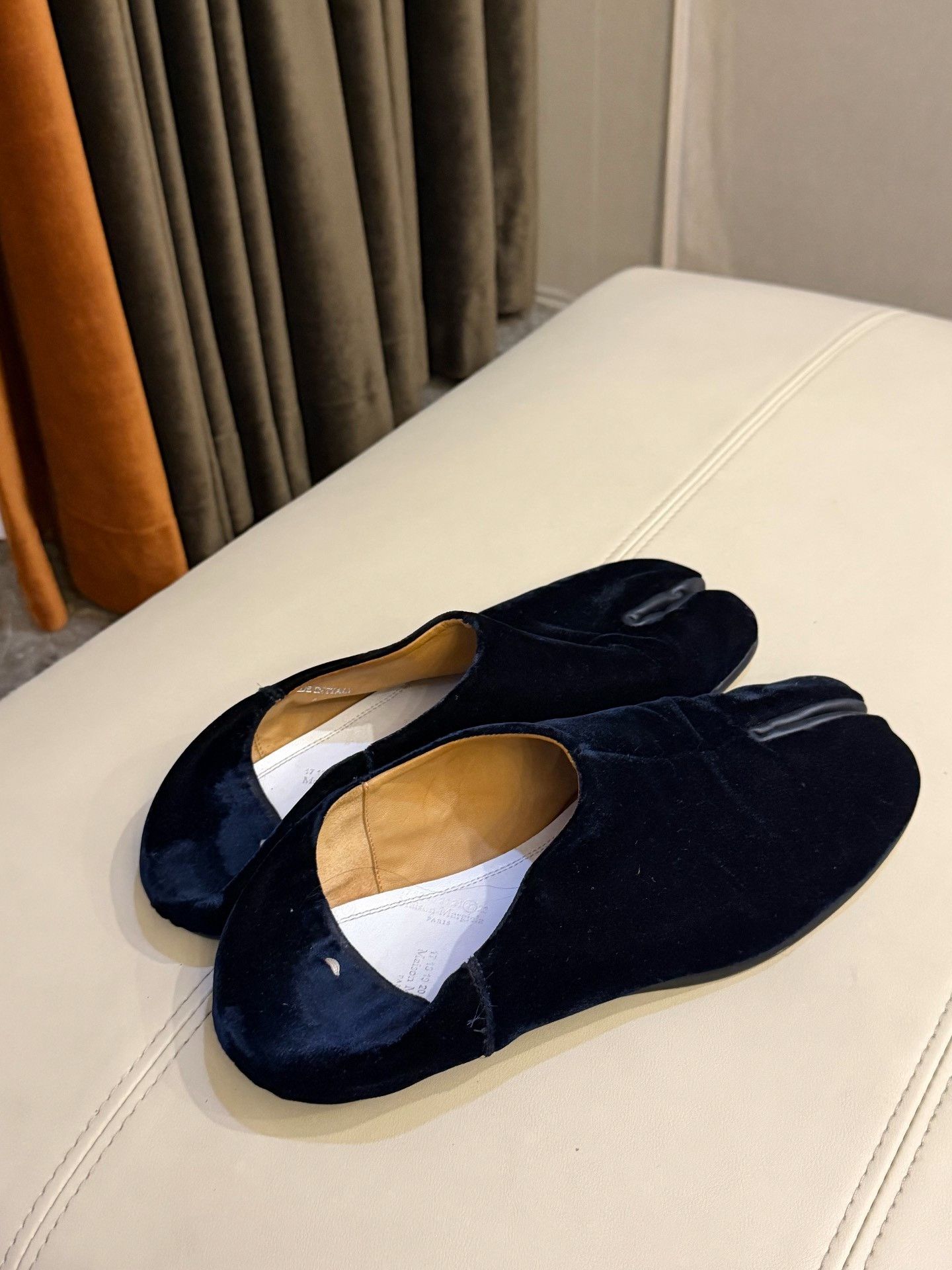 Maison Margiela Maison Margiela Blue Velvet Tabi Shoes Size US 8 / EU 41 - 3 Thumbnail