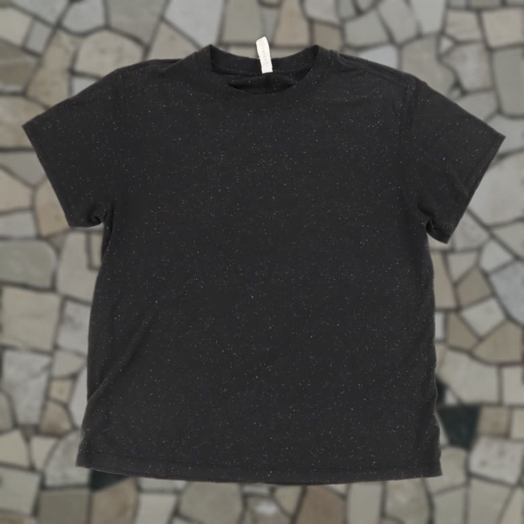 Lululemon Lululemon Celestial Speckled Stretch Solid T-Shirt Black Women’s 5 Shirt Crew Neck Short Sleeve Relaxed Fit Vintage? No. Size S / US 4 / IT 40 - 1 Thumbnail