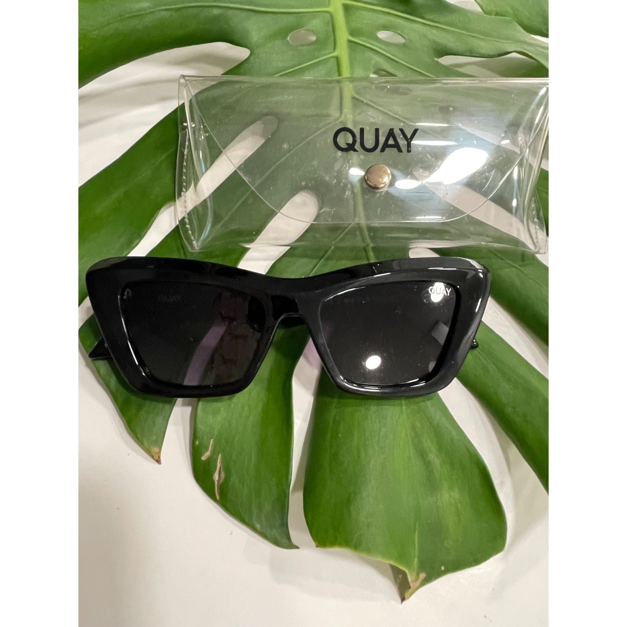 Quay Quay On the Radio Black Cat Eye frame Polarized Sunglasses Size ONE SIZE - 2 Thumbnail
