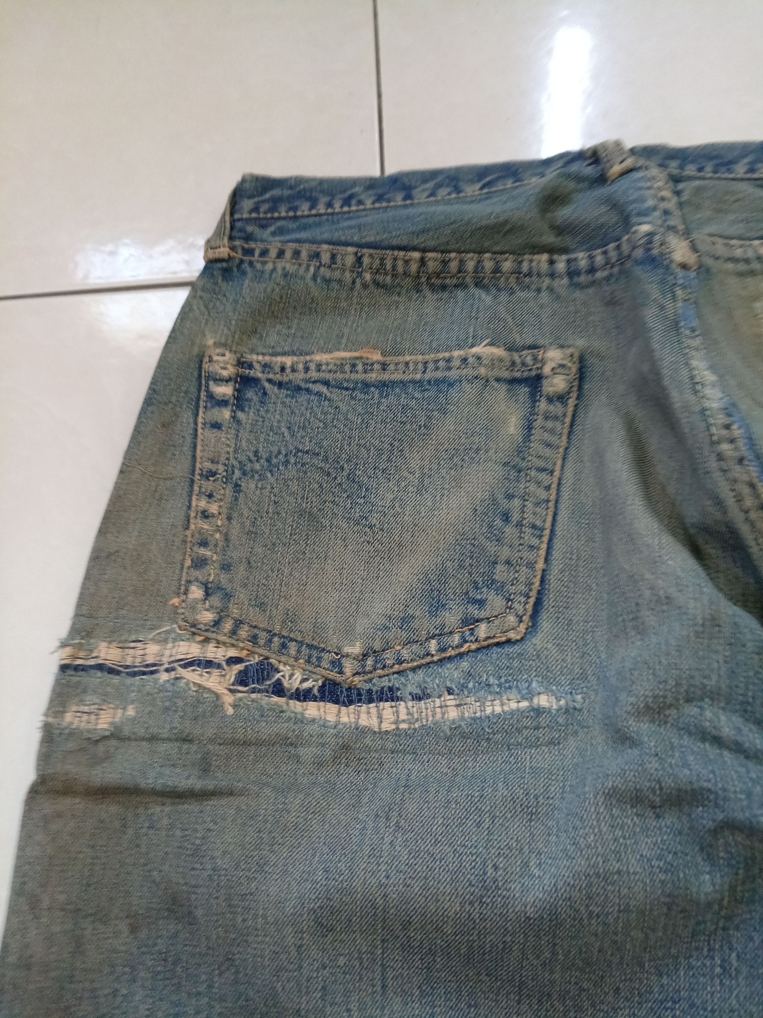 Levi's Vintage Levi's 501xx big E distressed jeans Size US 31 - 13 Thumbnail