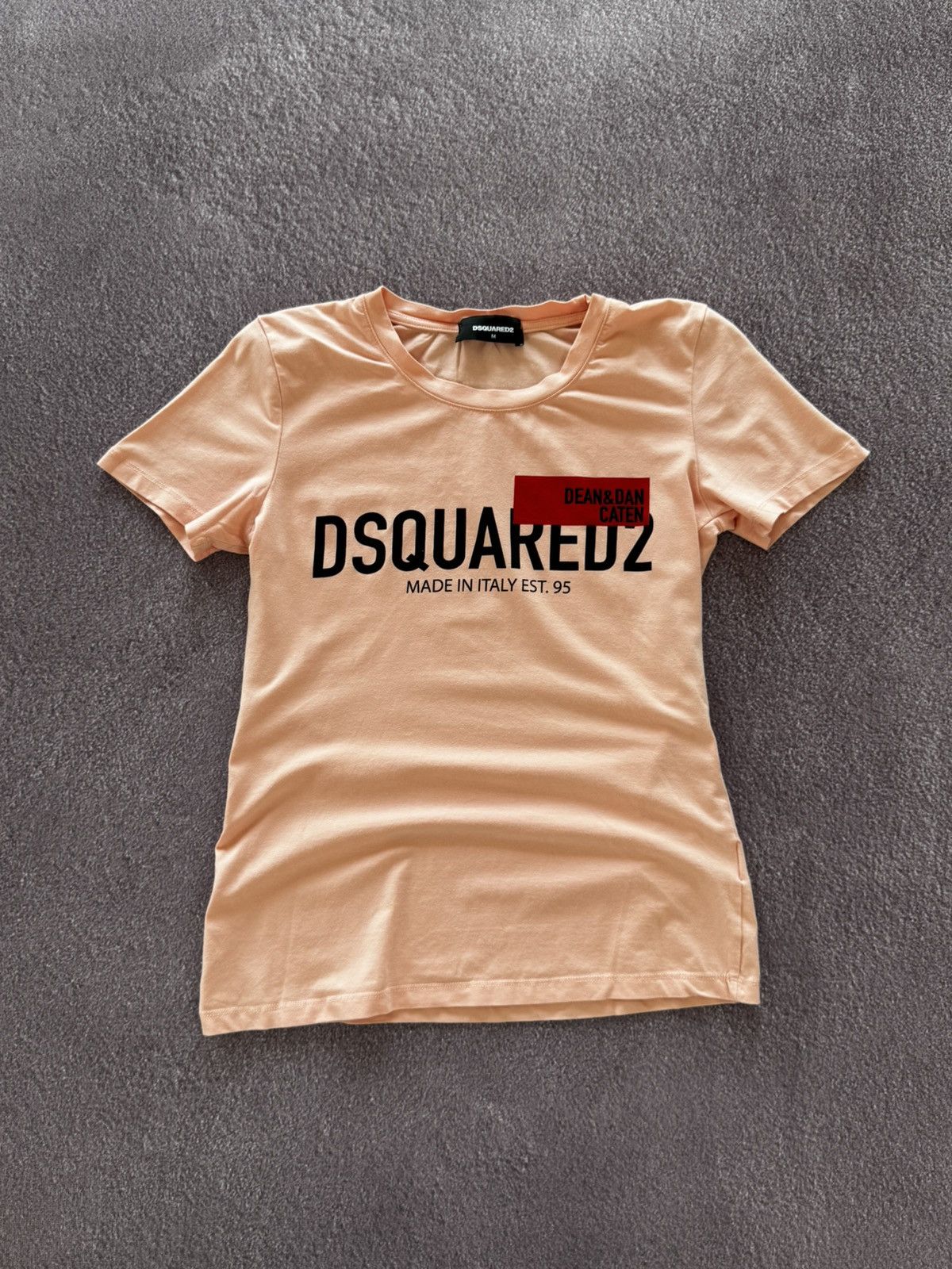 Dsquared2 Vintage Dsquared2 Y2K Big Logo Glamour Women Top T shirt Size M / US 6-8 / IT 42-44 - 1 Thumbnail