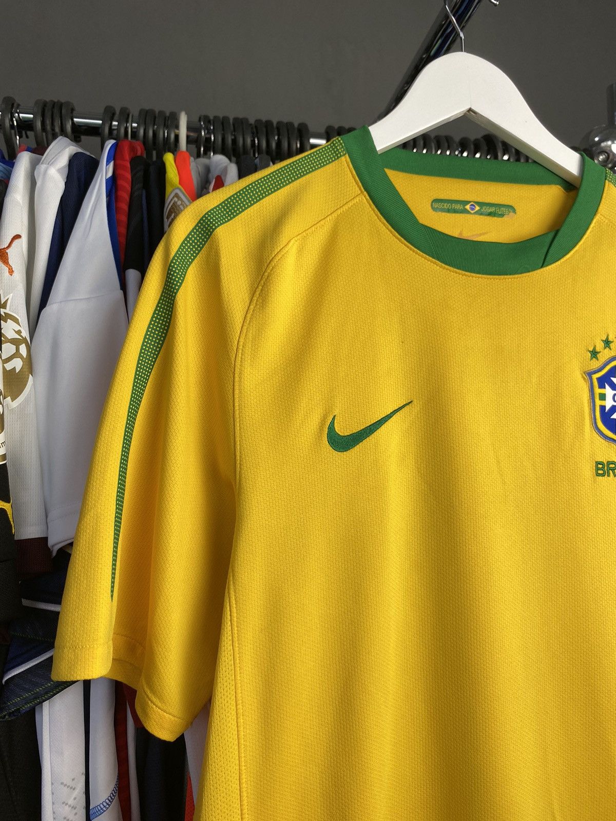 Nike 2010/11 NIKE BRASIL HOME SOCCER FOOTBALL JERSEY SHIRT Size US M / EU 48-50 / 2 - 3 Thumbnail
