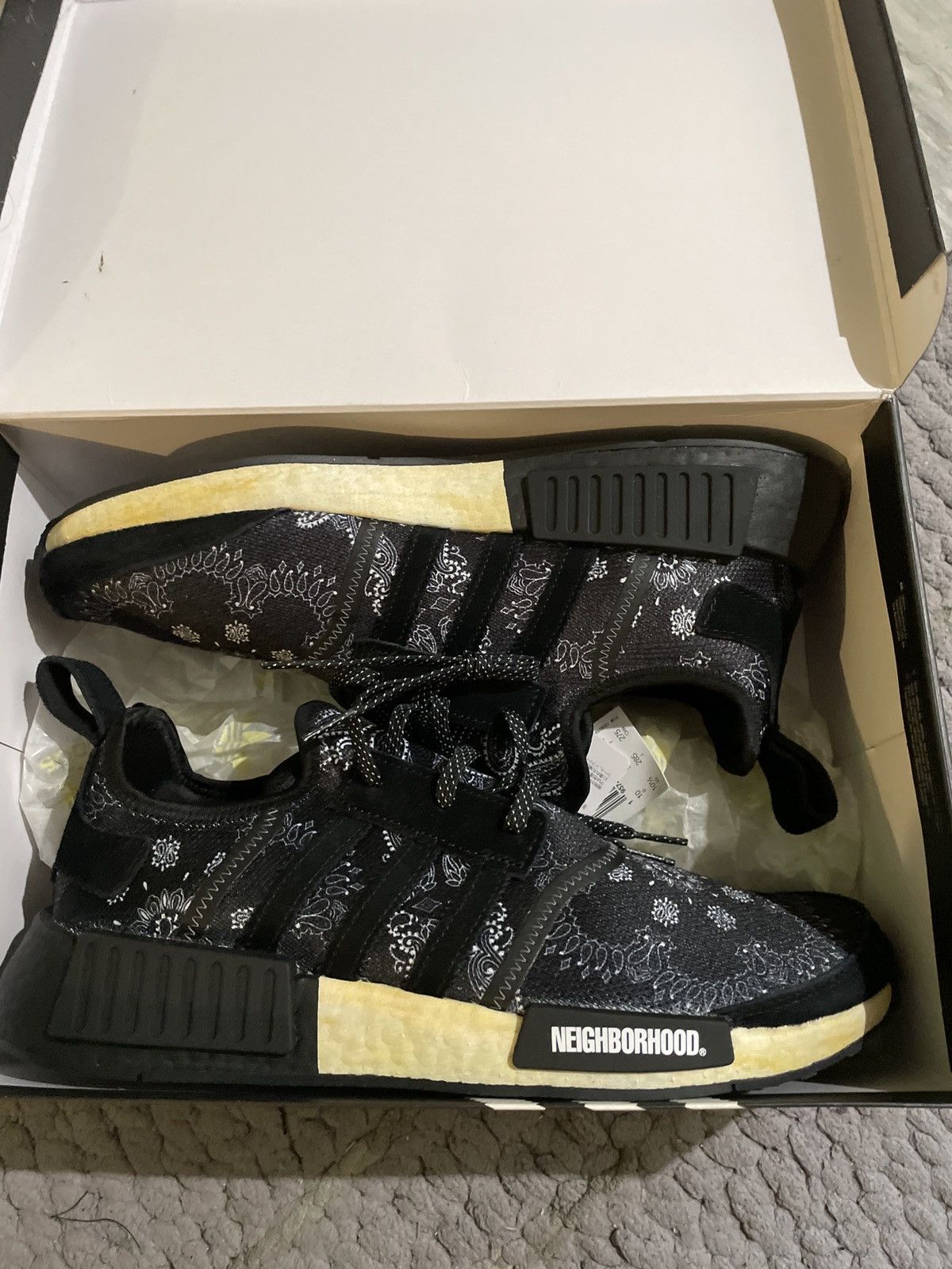 NMD R1 NEIGHBORHOOD