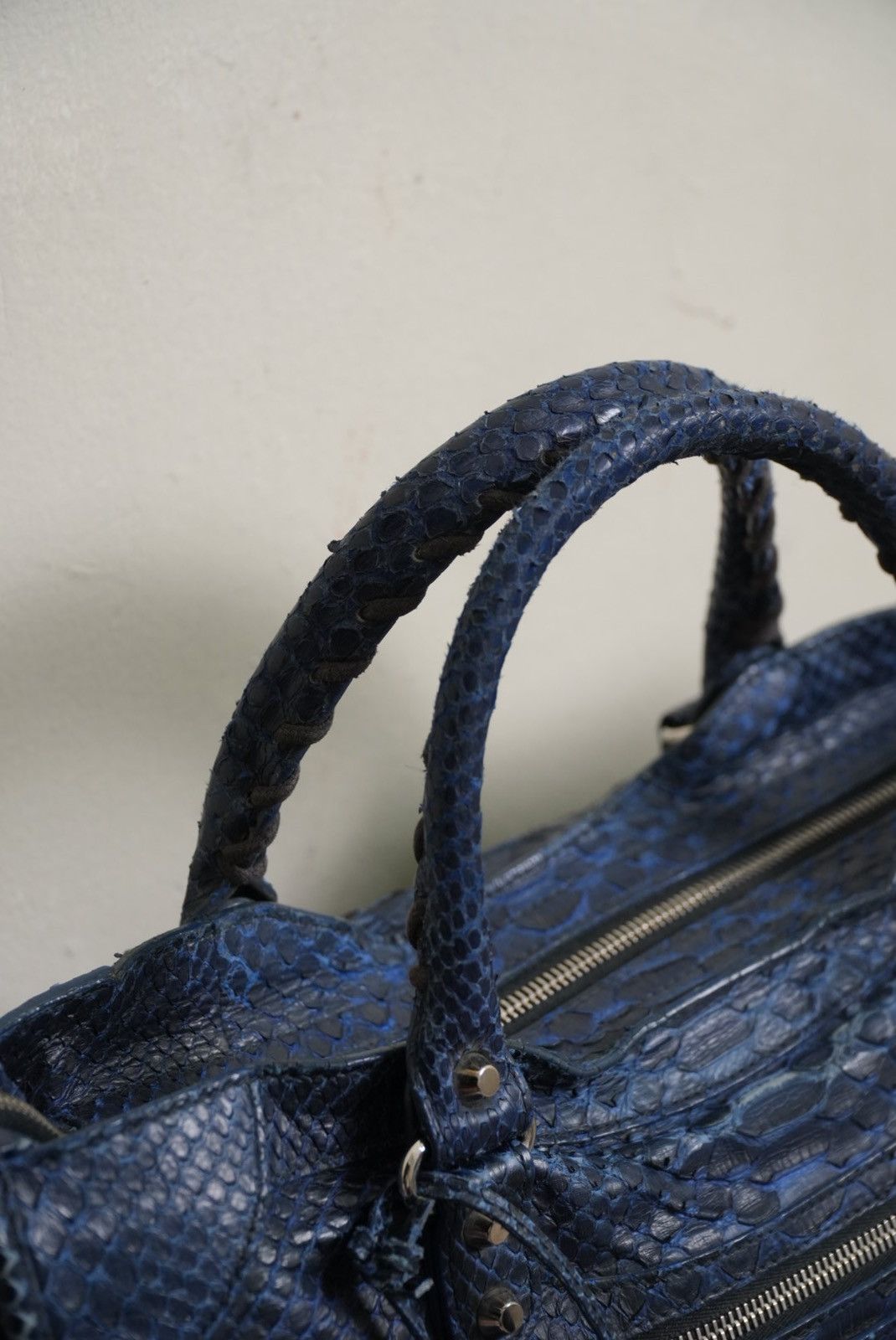 Balenciaga RARE Balenciga 2000’s Blue Python City Bag Size ONE SIZE - 9 Thumbnail