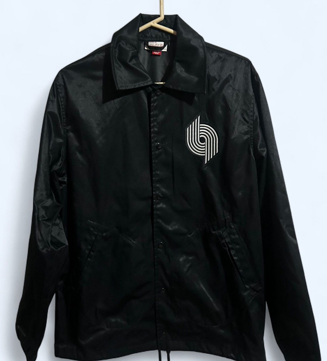 Mitchell & Ness Vintage Portland Trail Blazers Mitchell & Ness Jacket Size M Size US M / EU 48-50 / 2 - 1 Thumbnail