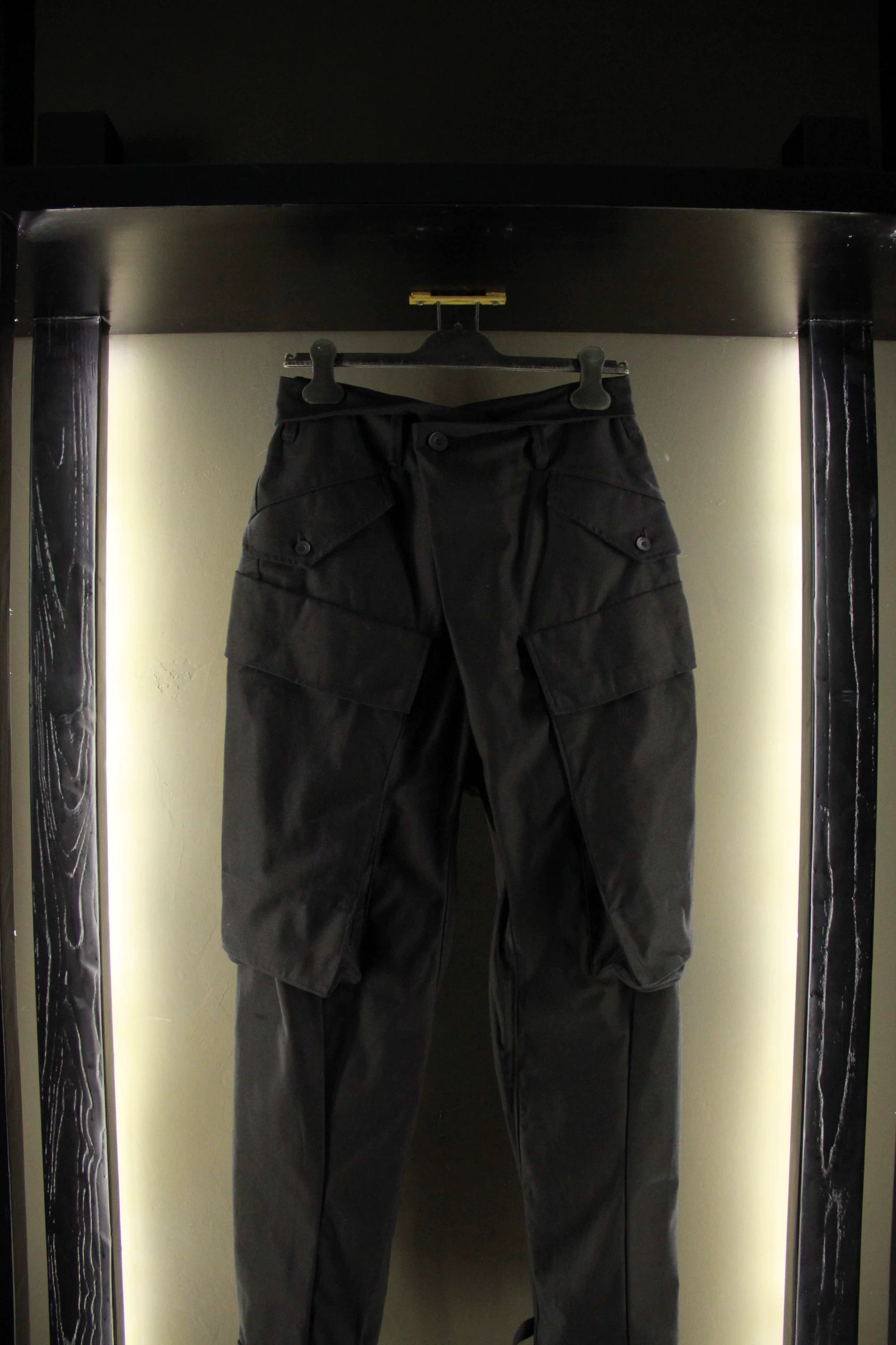 Julius Julius Black Casual Pants Men 30 Size US 30 / EU 46 - 1 Thumbnail