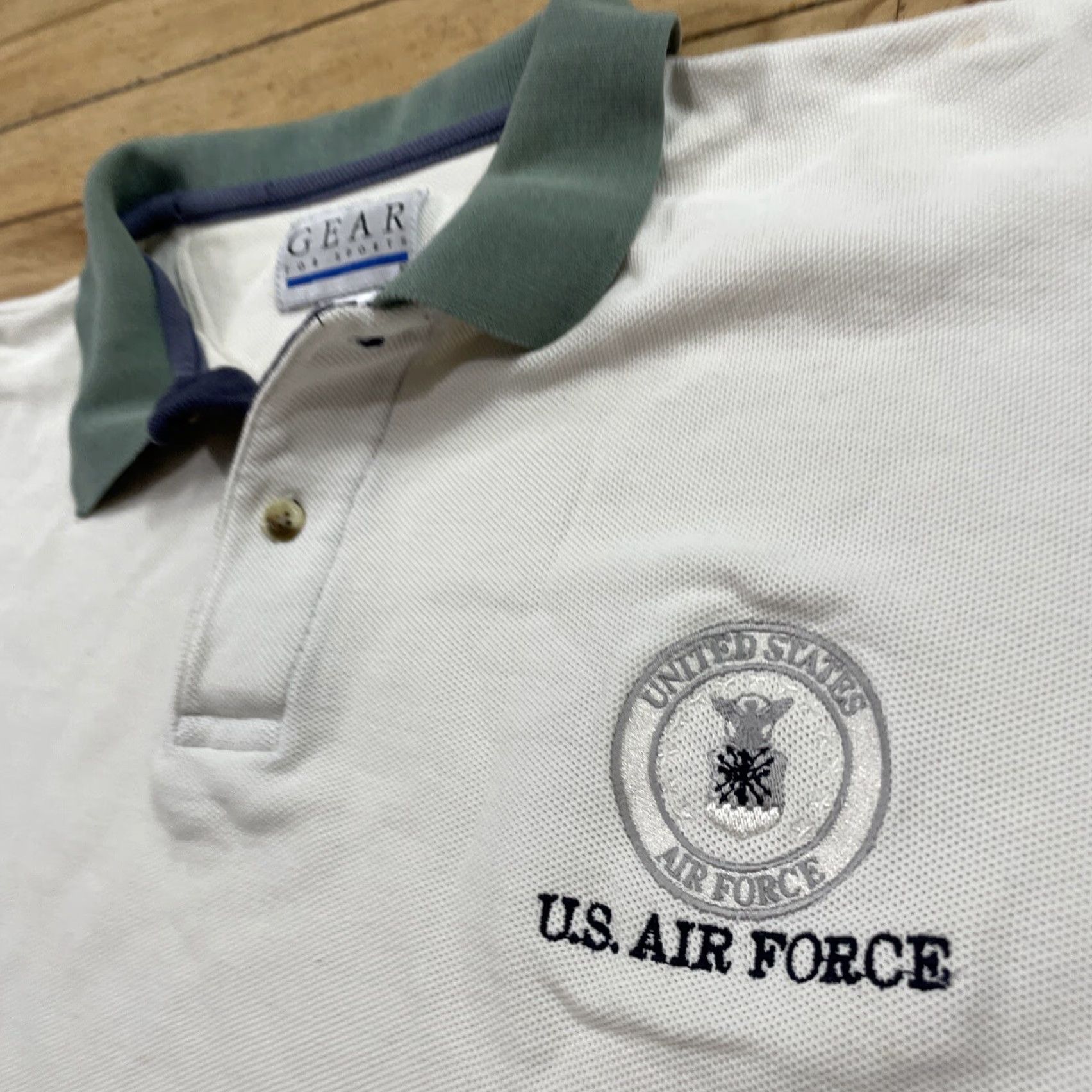 Vintage GEAR FOR SPORTS US AIR FORCE Polo Shirt Men L USAF Military Logo Vintage 1 Hole Size US L / EU 52-54 / 3 - 4 Thumbnail