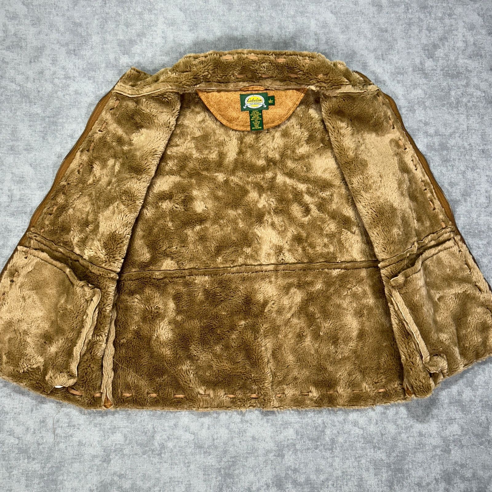 Cabelas VTG Cabelas faux fur/suede outdoors boho western vest wms L Size L / US 10 / IT 46 - 3 Thumbnail
