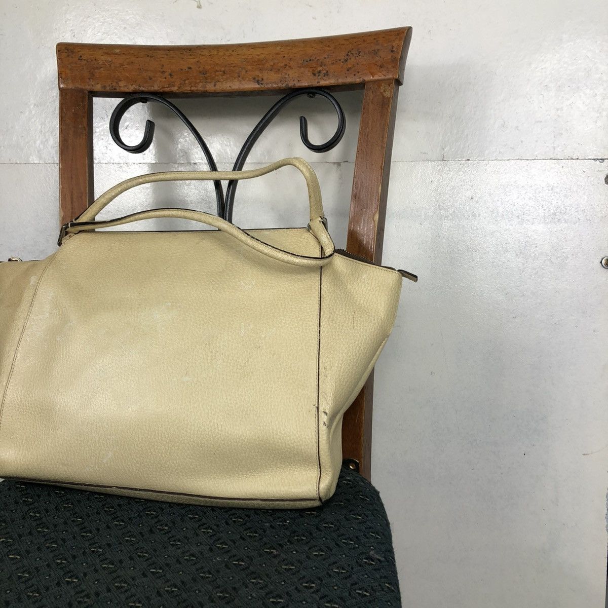 Prada 🔥VINTAGE HAND BAG PIG SKINS LEATHER PRADA MADE IN ITALY Size ONE SIZE - 2 Thumbnail