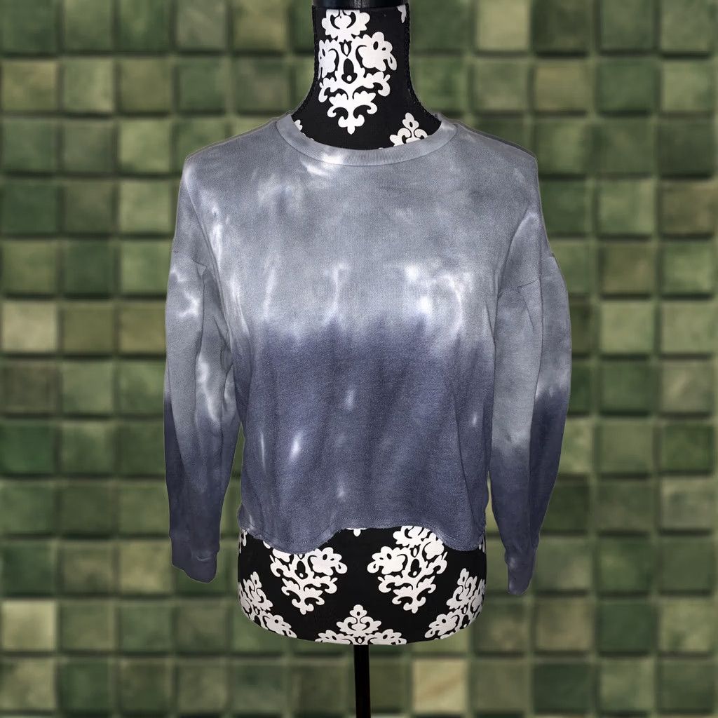 American Eagle Outfitters VINTAGE American Eagle Outfitters Teens XS Tye Dyed Ombre Sweater Top Long Sleeve Crew Neck Blue Pullover Womens Girls Mens Size XS / US 0-2 / IT 36-38 - 1 Thumbnail