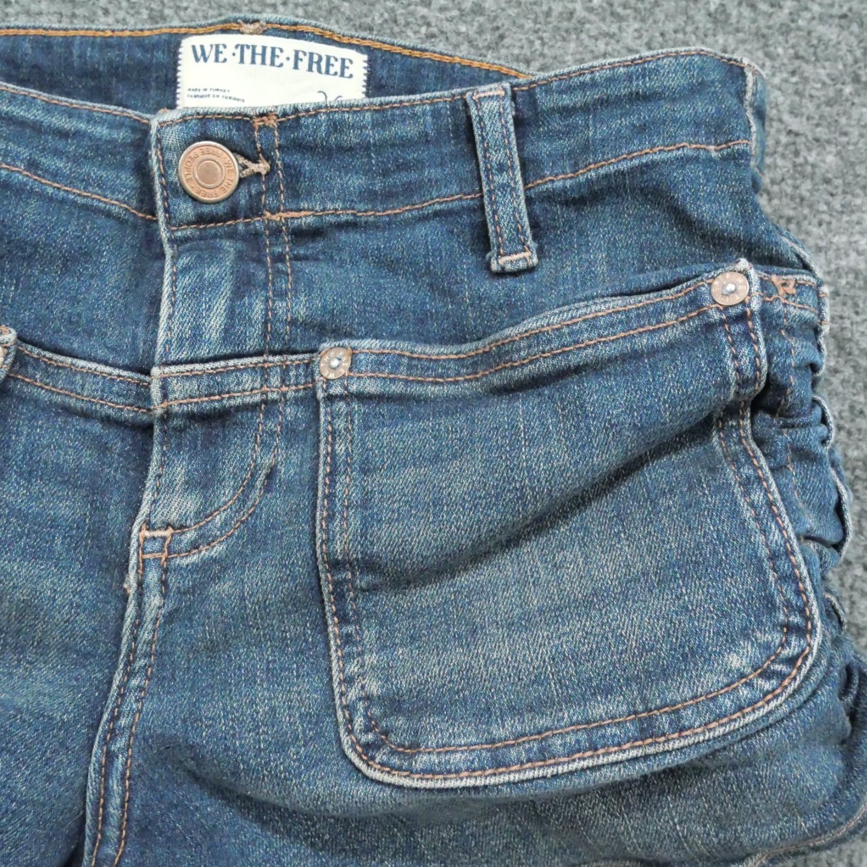 Vintage We The Free Shorts Womens 26 Blue Denim Side Cinch Patch Pockets Size 26" / US 2 / IT 38 - 2 Thumbnail