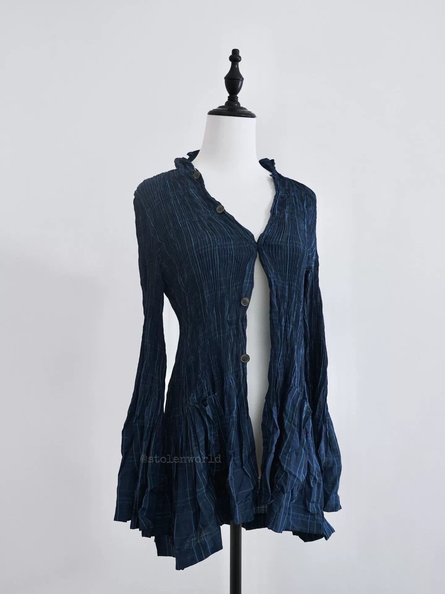 Comme des Garcons pleated navy top by comme des garcons Size M / US 6-8 / IT 42-44 - 1 Thumbnail