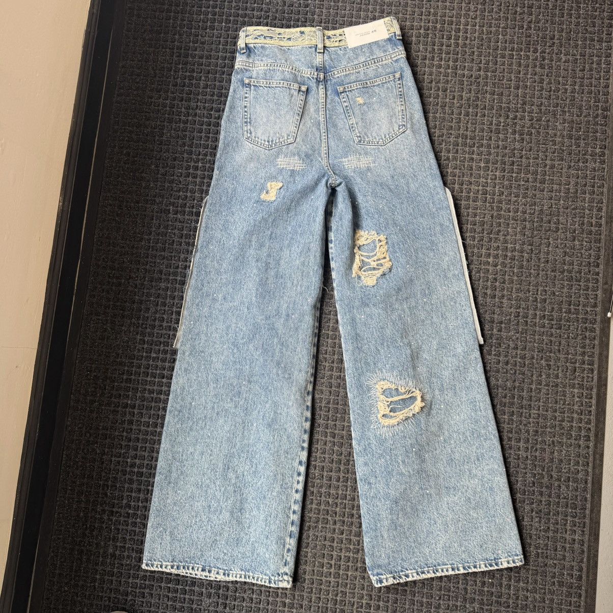Who Decides War Who Decides War By MRDR BRVDO H&M Exclusive Basquiat Jeans Size US 30 / EU 46 - 3 Thumbnail
