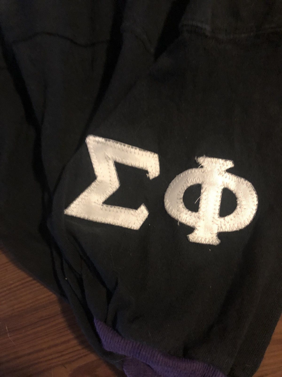 Vintage Vintage 90s Fiji Fraternity T Shirt S/M Size US M / EU 48-50 / 2 - 5 Thumbnail