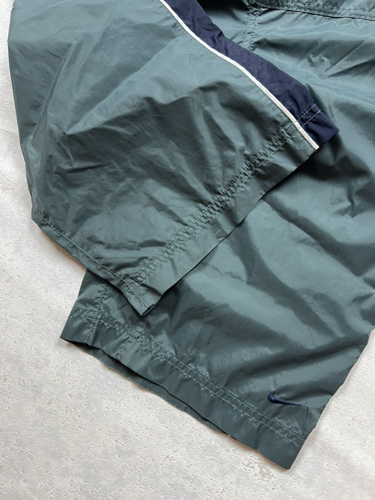 Nike 90s Nike Swoosh Vintage Y2K Gorpcore Parachute Nylon Pants Size US 32 / EU 48 - 6 Thumbnail