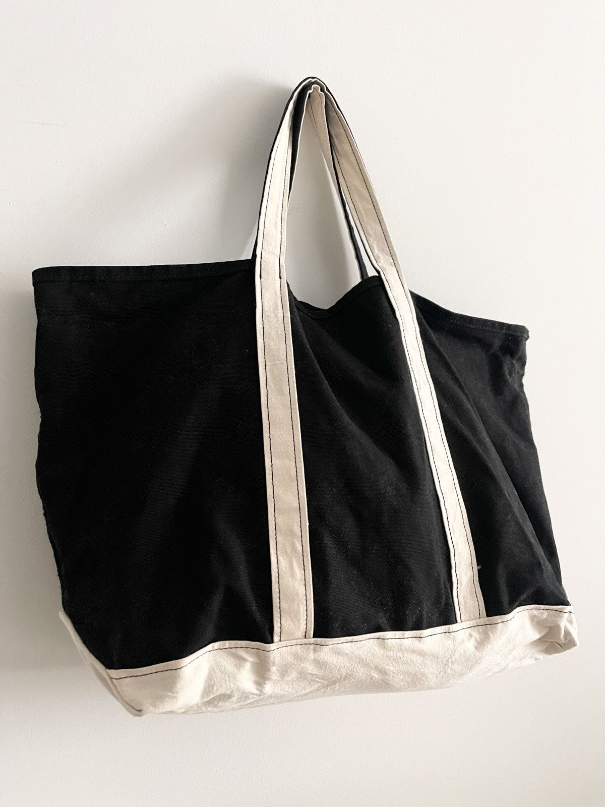 Urban Outfitters STEAL! Vintage 2000s Urban Outfitters Black Tote Bag Size ONE SIZE - 3 Thumbnail